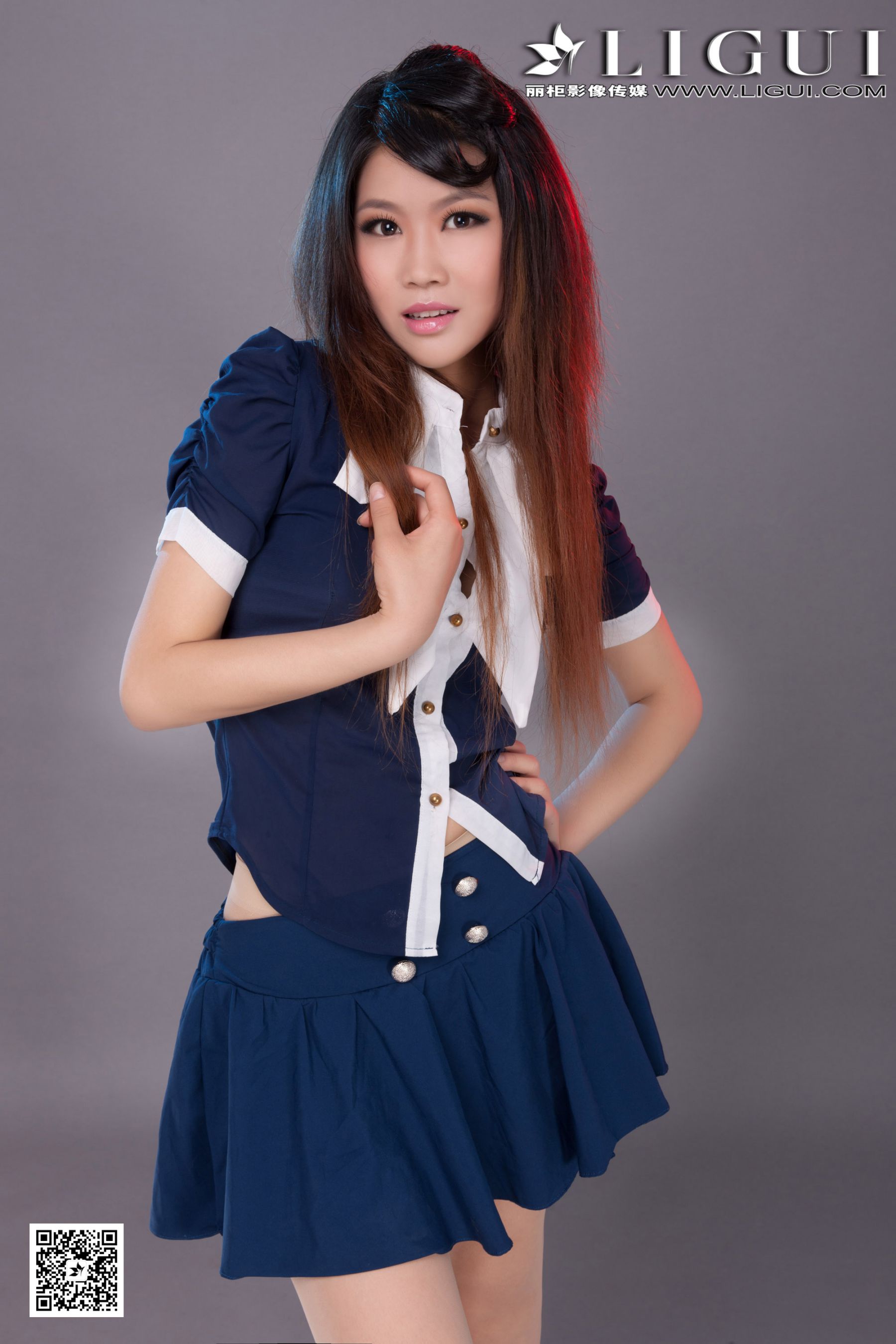 Model 怡萱《迷你裙丝足高跟》上下全集 美腿玉足写真图片-图1