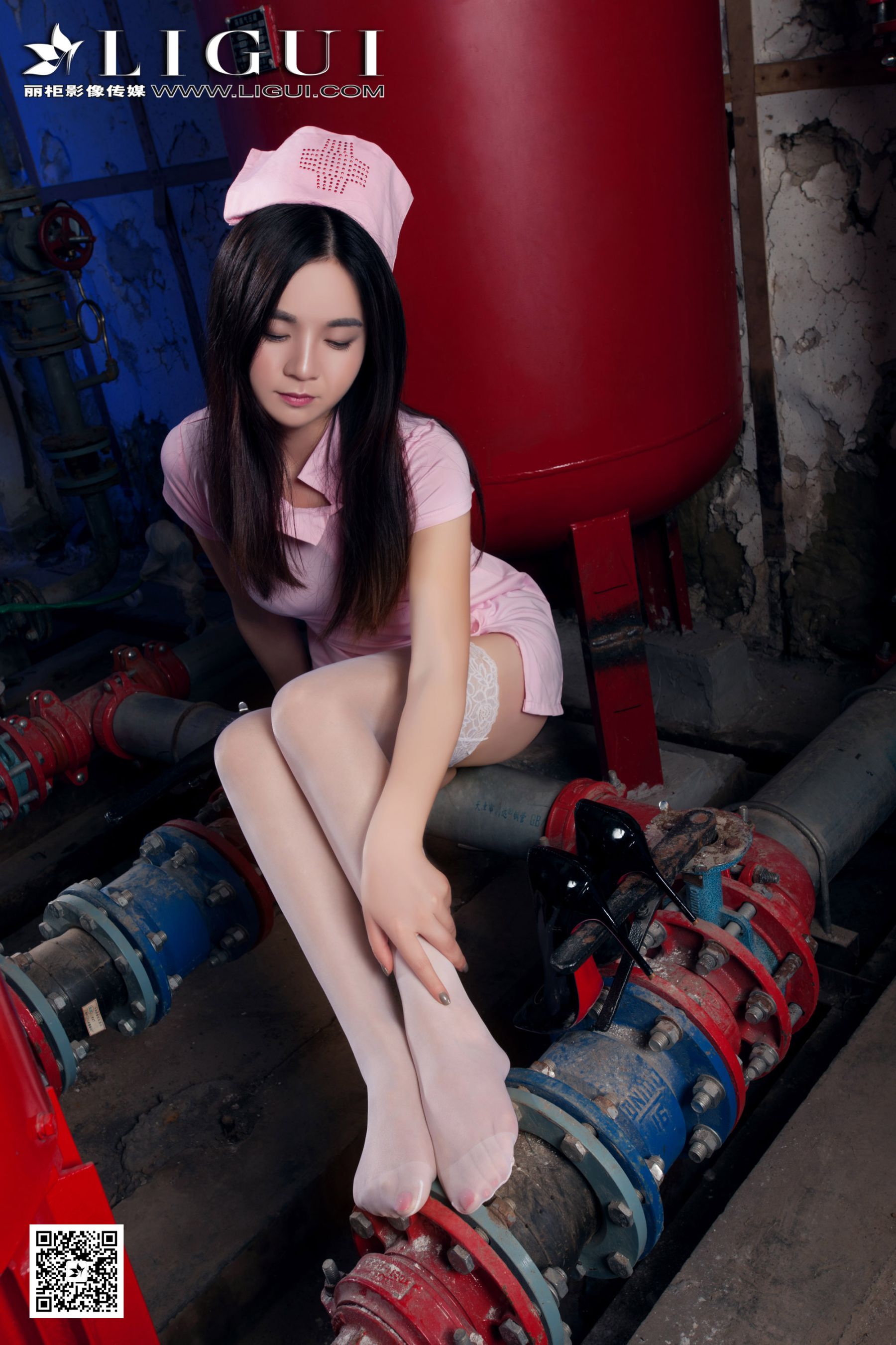 Model 安安《白丝护士丝足》  美腿玉足写真图片-图17