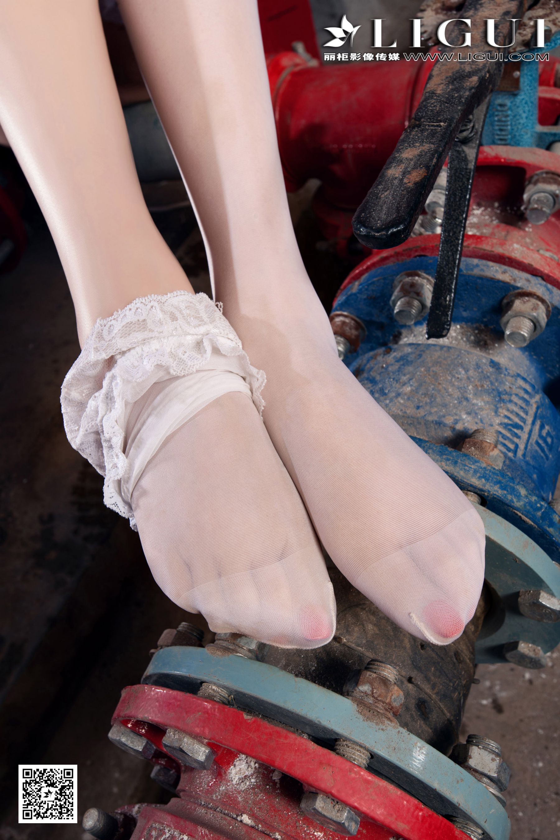 Model 安安《白丝护士丝足》  美腿玉足写真图片-图32