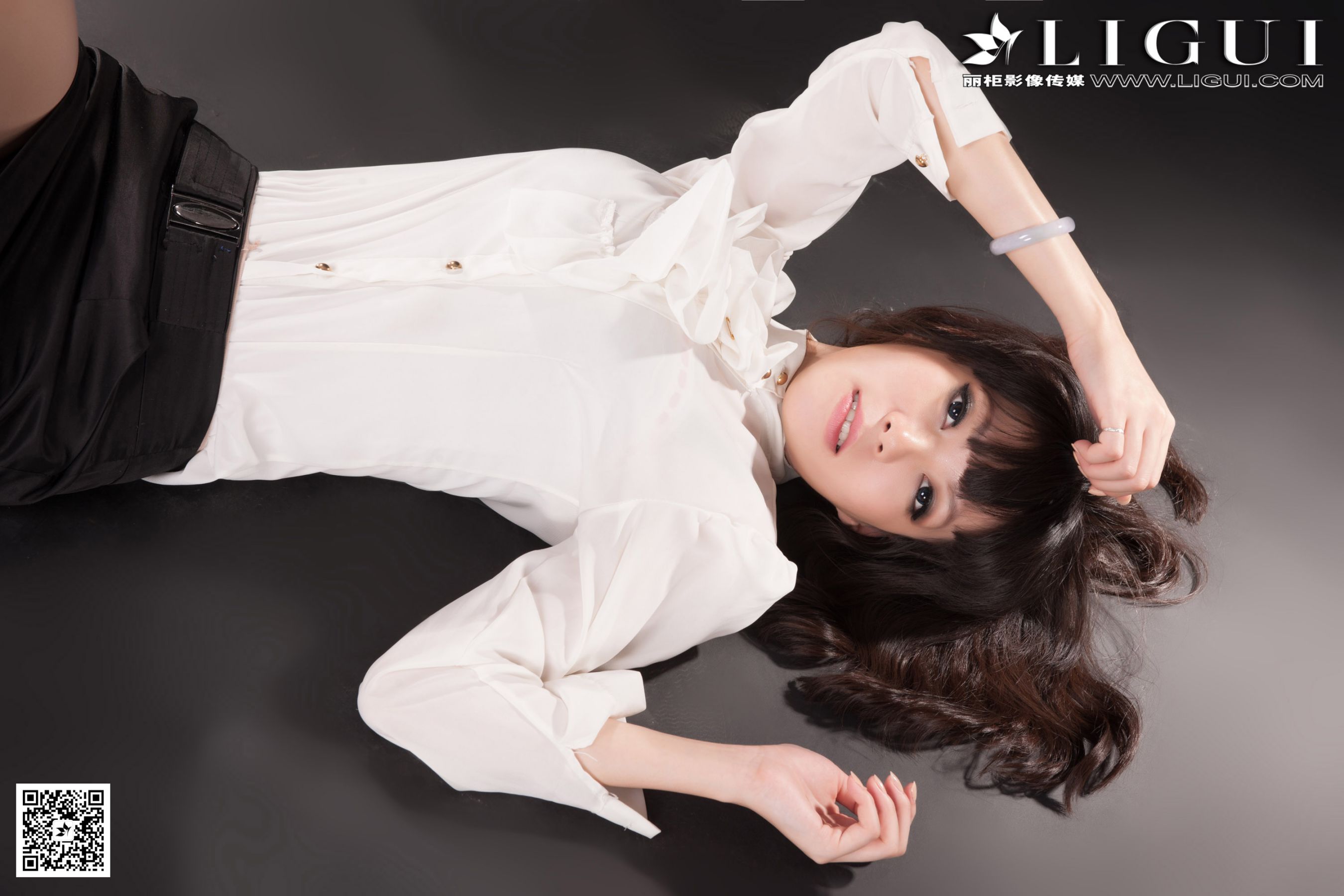 Model 乐乐《职业装丝足高跟》上下全集 美腿玉足写真图片-图43