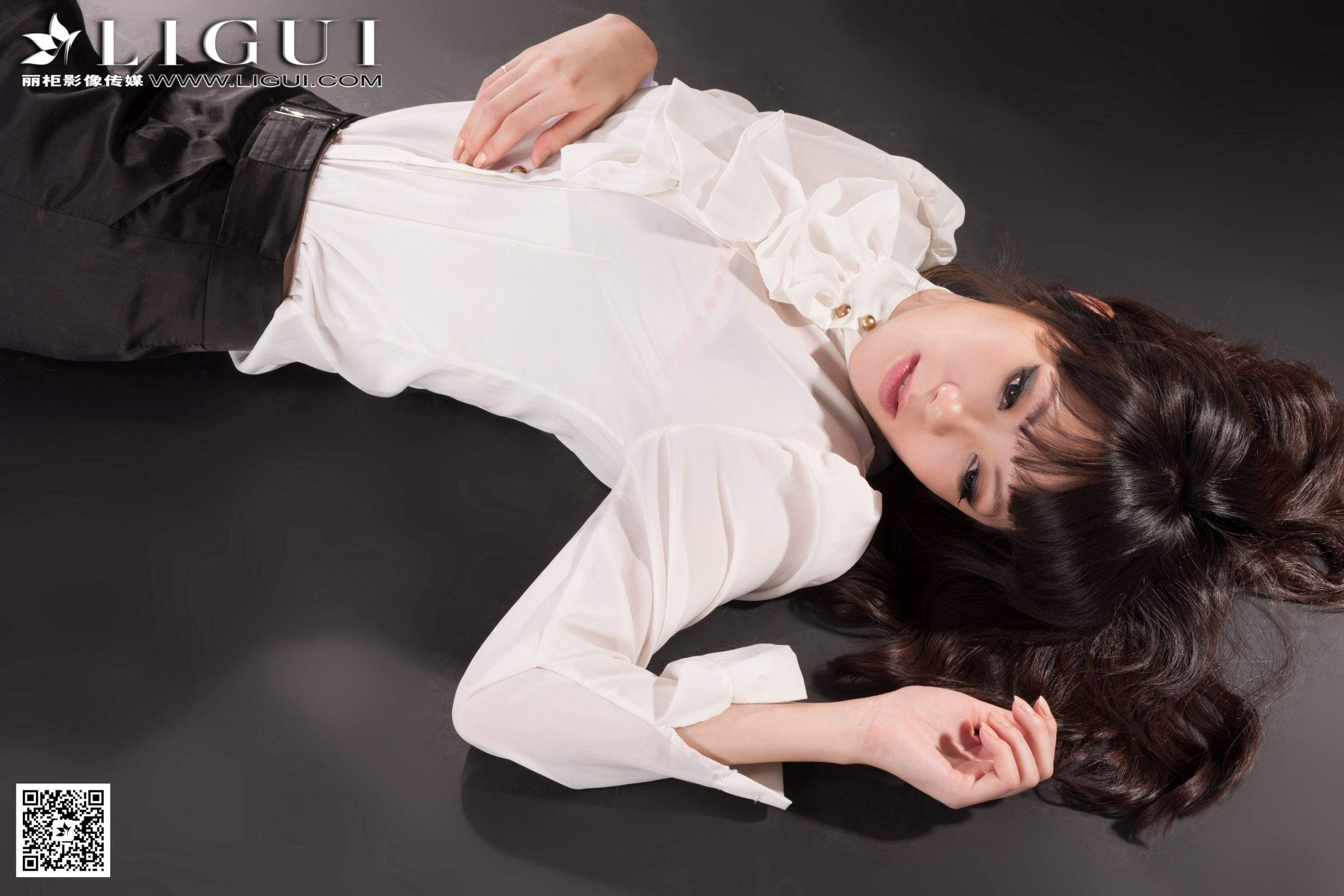Model 乐乐《职业装丝足高跟》上下全集 美腿玉足写真图片-图48