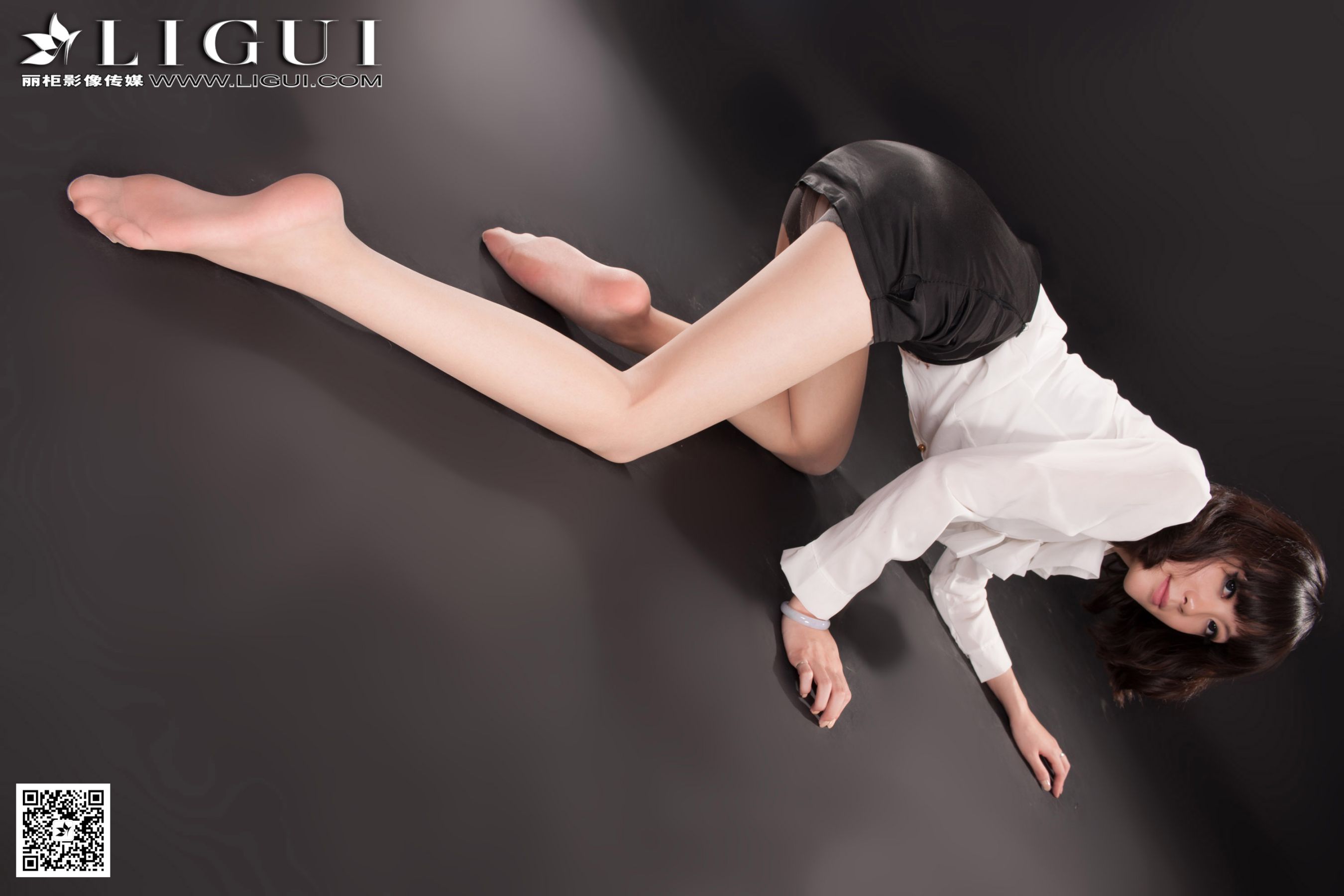 Model 乐乐《职业装丝足高跟》上下全集 美腿玉足写真图片-图67