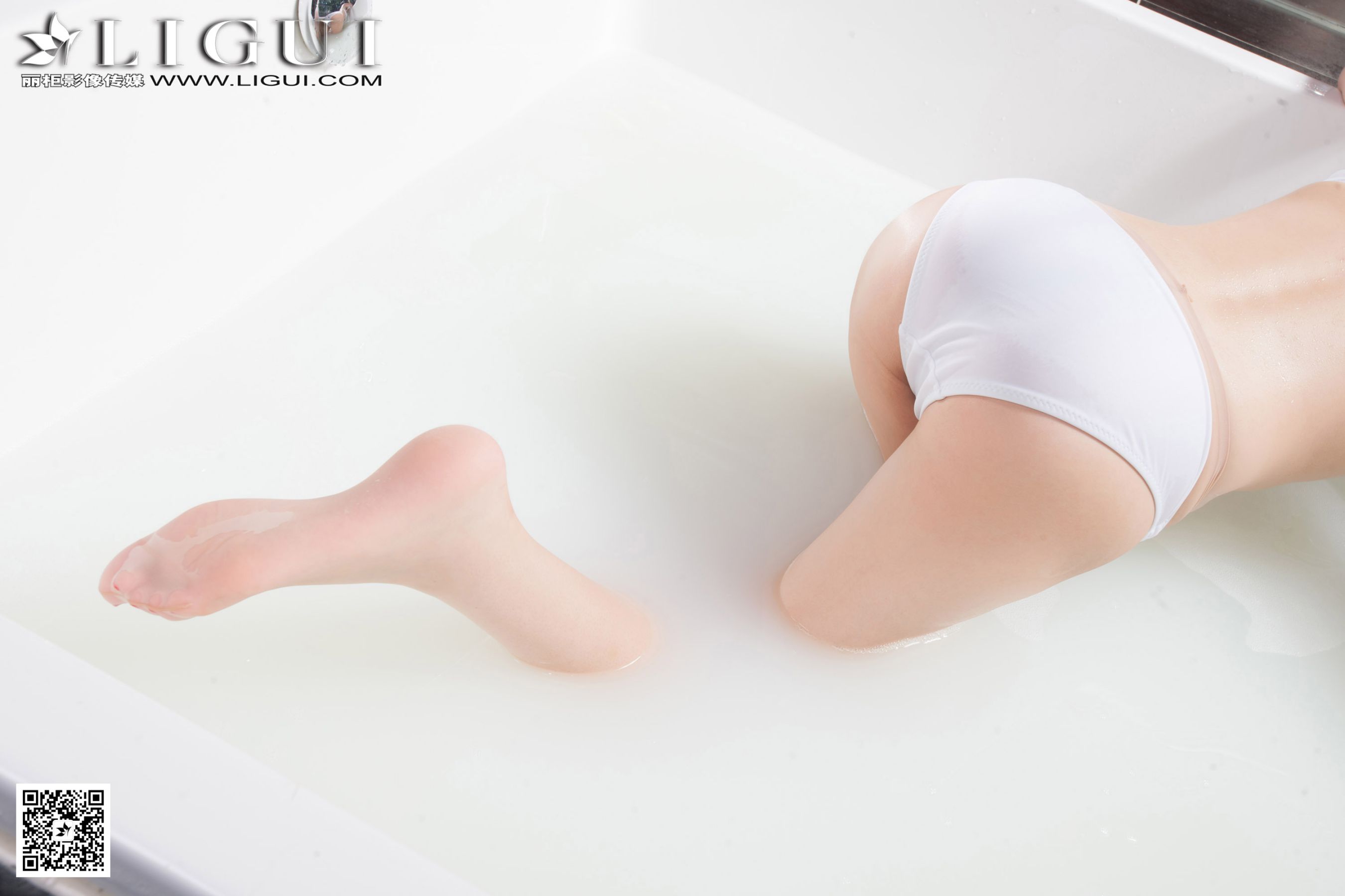 Model Vicky《浴室蕾丝丝足》上中下全集  美腿玉足写真图片-图58