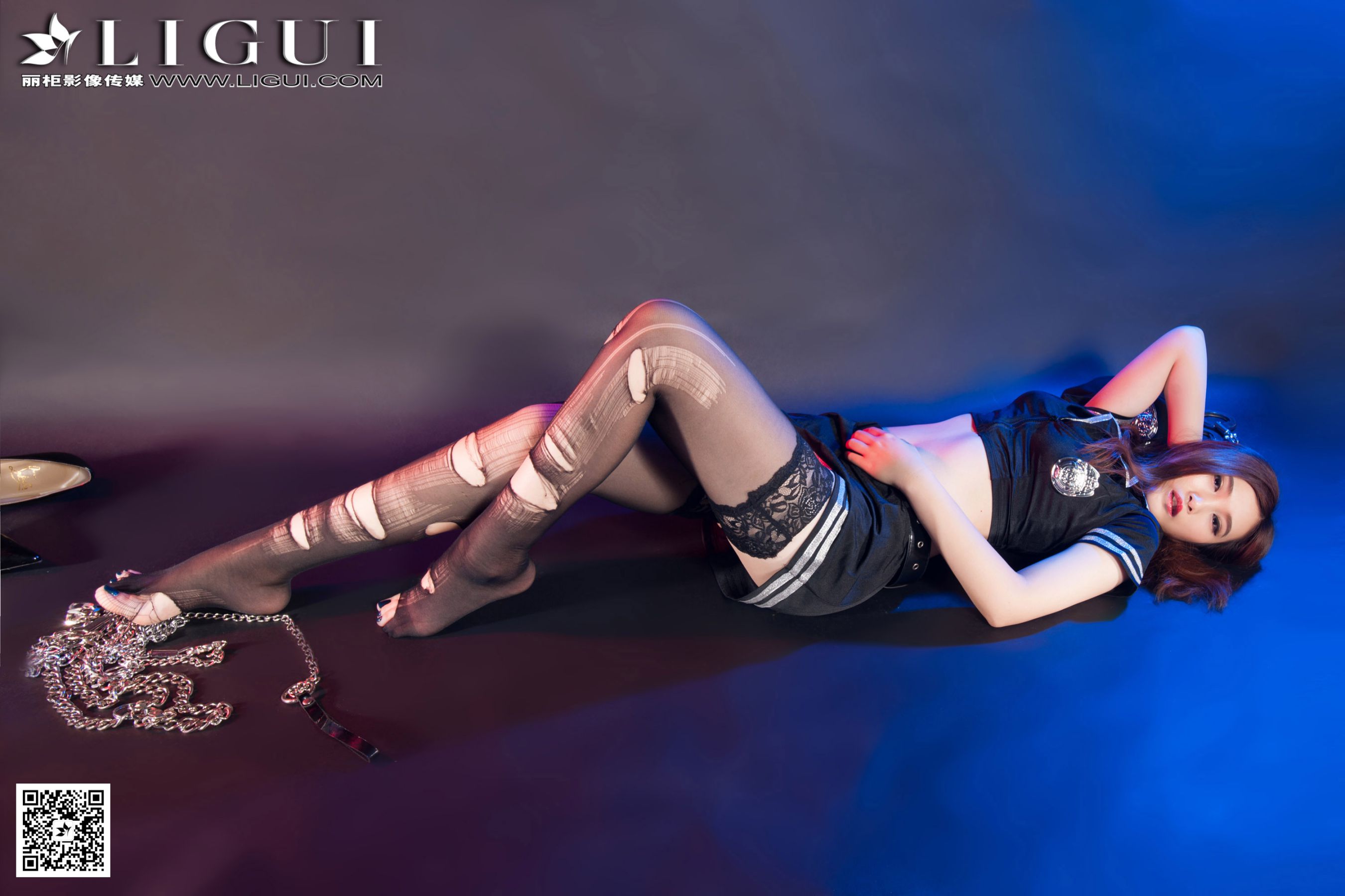 Model 诺言《黑丝女警镣铐丝足》 美腿玉足写真图片-图36