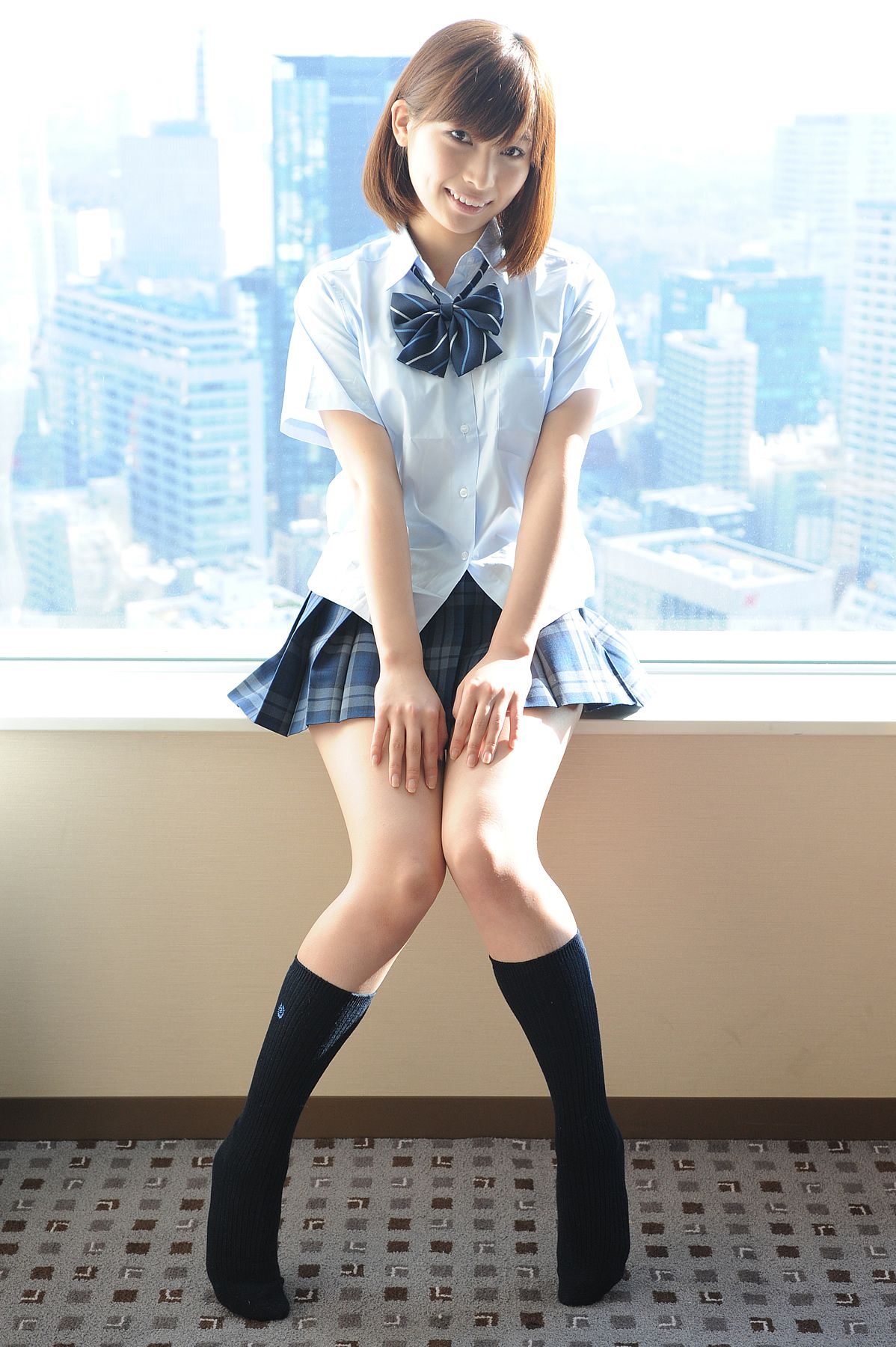 岬はる香《校服少女诱惑》  BWH0186-图2