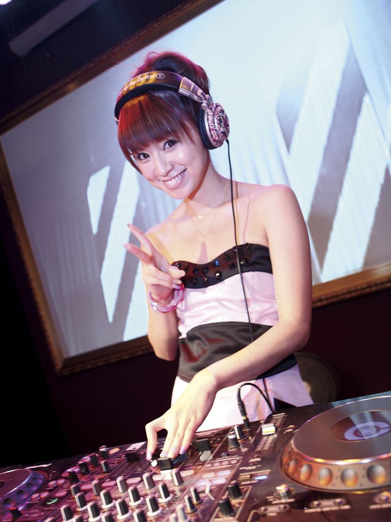 長谷川潤+鈴木亜美《IN HOUSE NATION》-图24