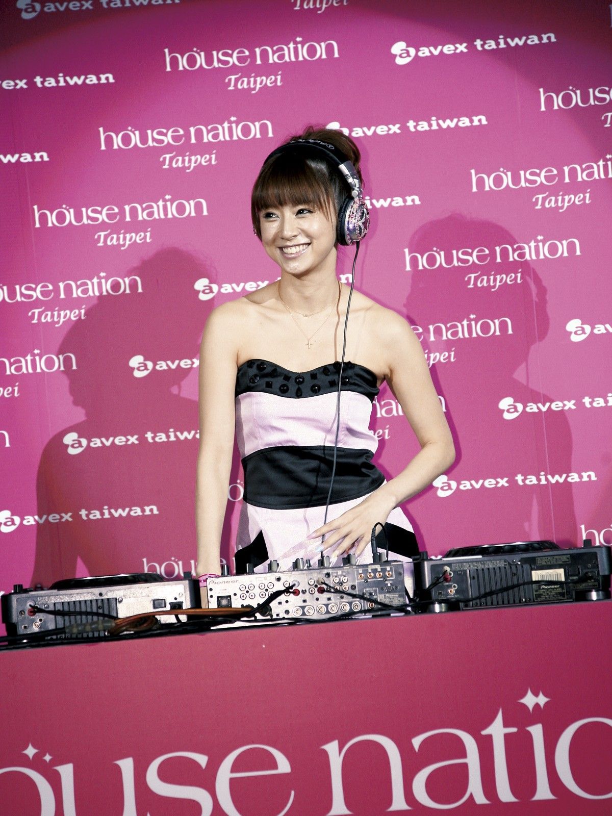 長谷川潤+鈴木亜美《IN HOUSE NATION》-图54