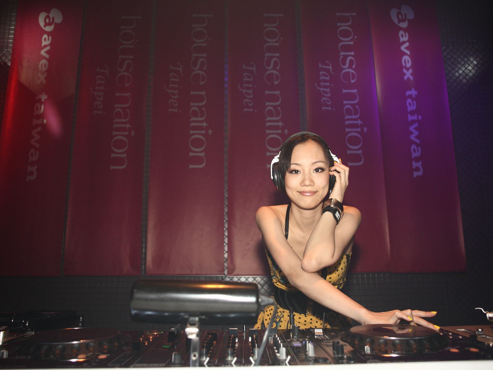 長谷川潤+鈴木亜美《IN HOUSE NATION》-图57