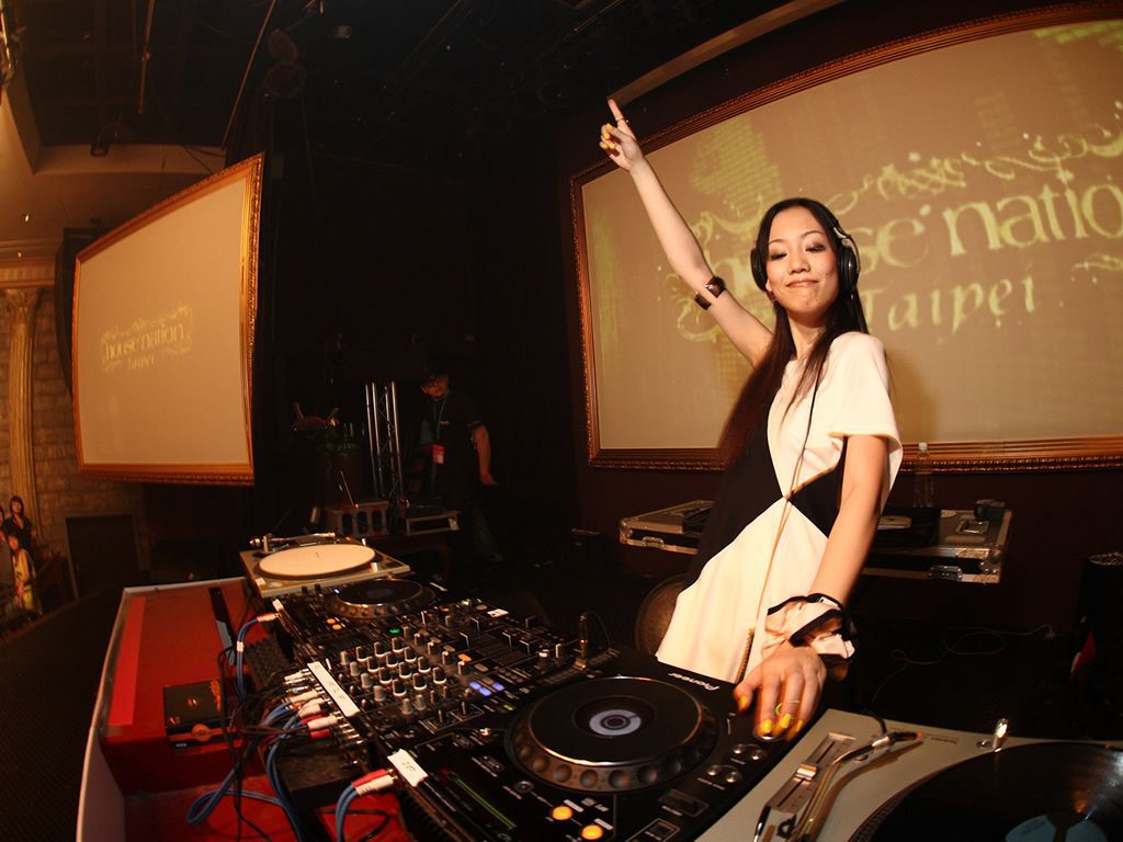 長谷川潤+鈴木亜美《IN HOUSE NATION》-图78