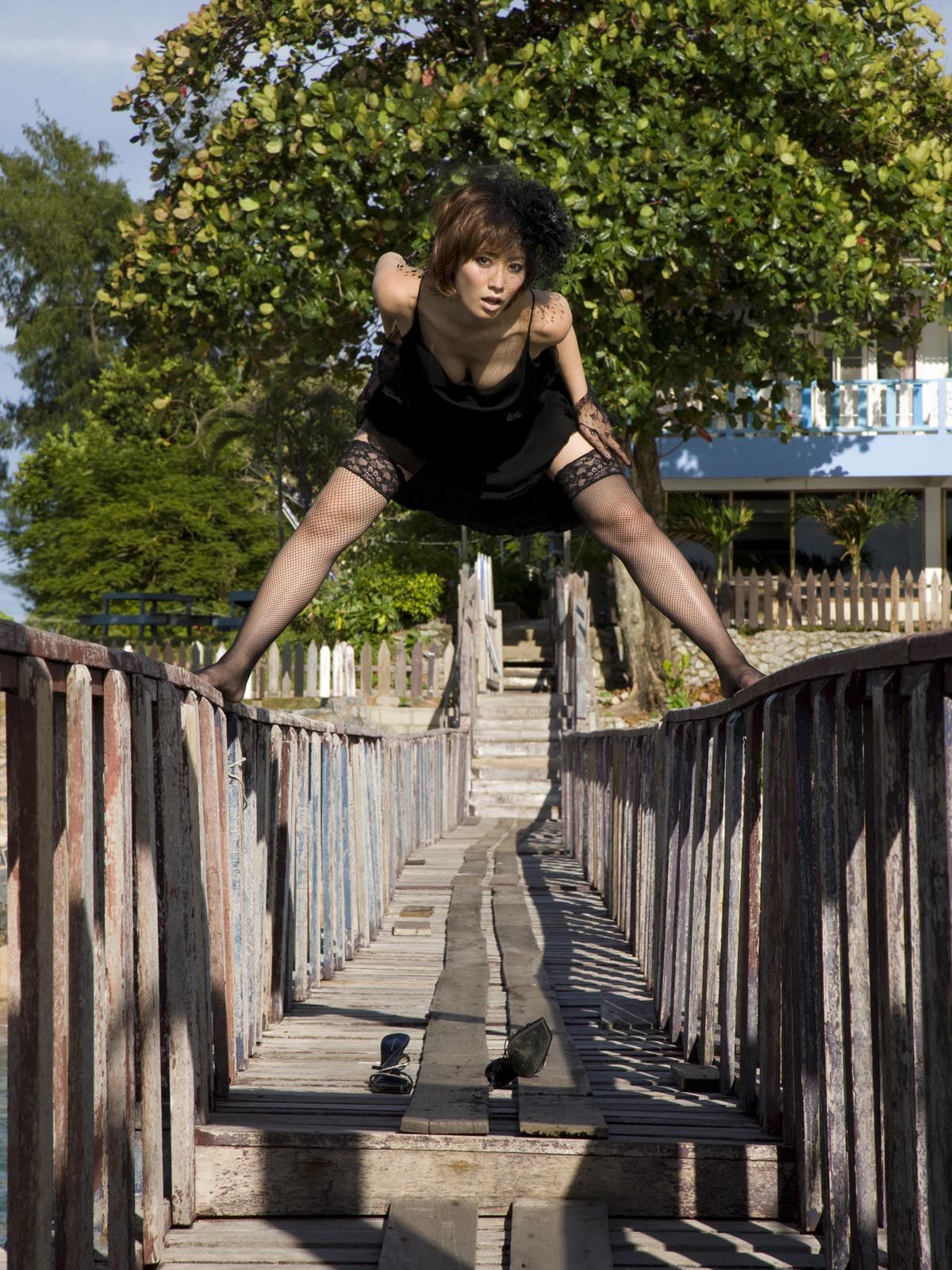 谷桃子 《Peach shock2》   COVER GIRL-图36