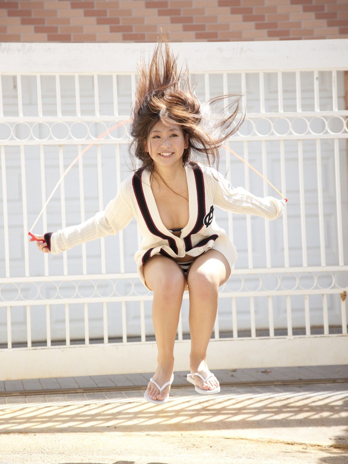 佐山彩香《DYNAMITE GIRL》  Strictly Girls-图5