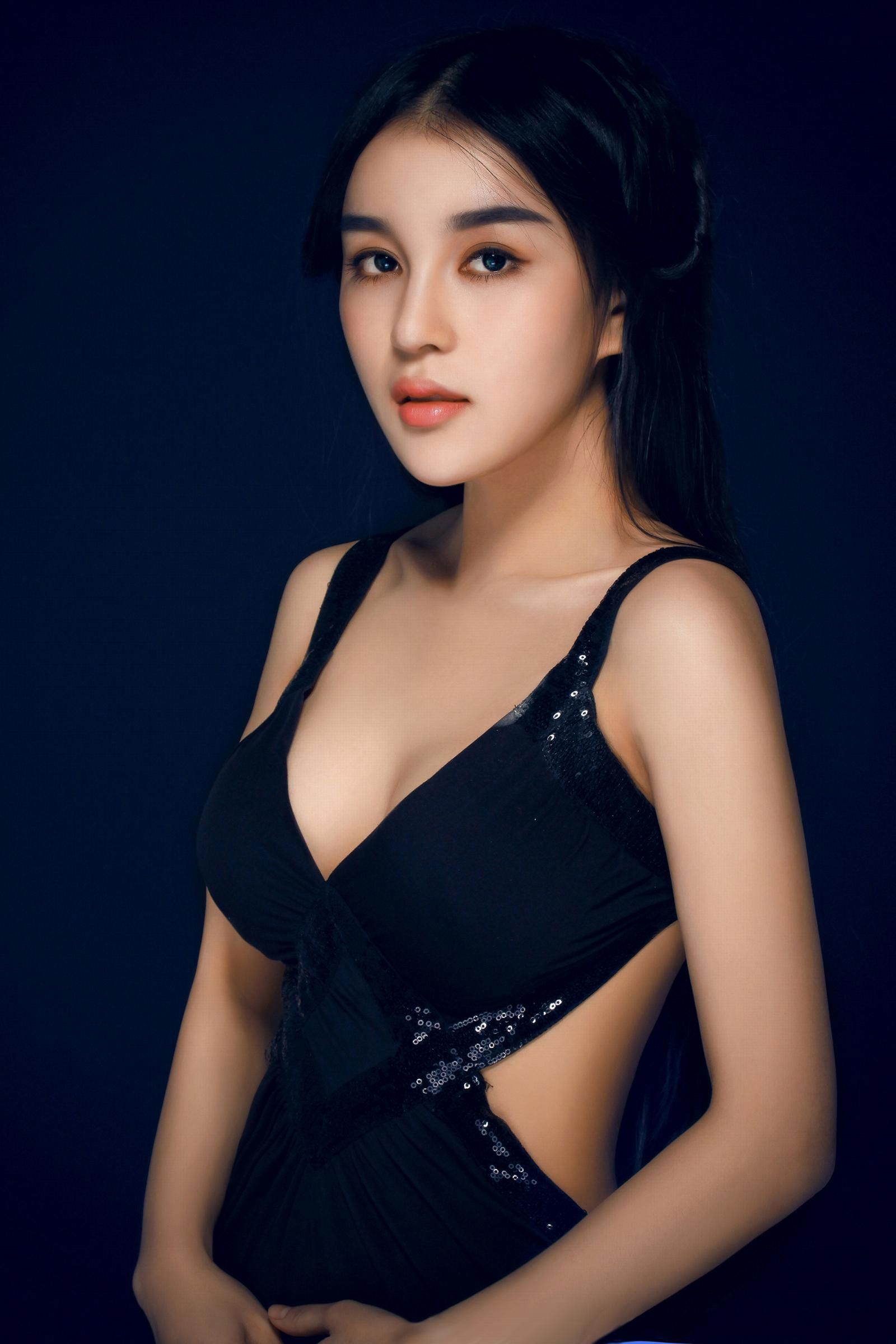 混血美女模特石一伊 棚拍图片-图8