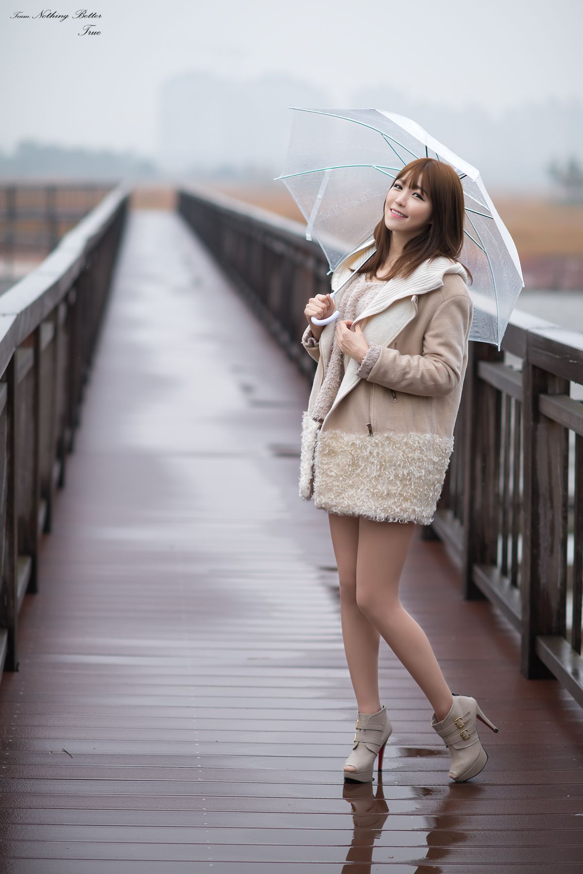 极品韩国美女李恩慧《下雨天街拍》-图11