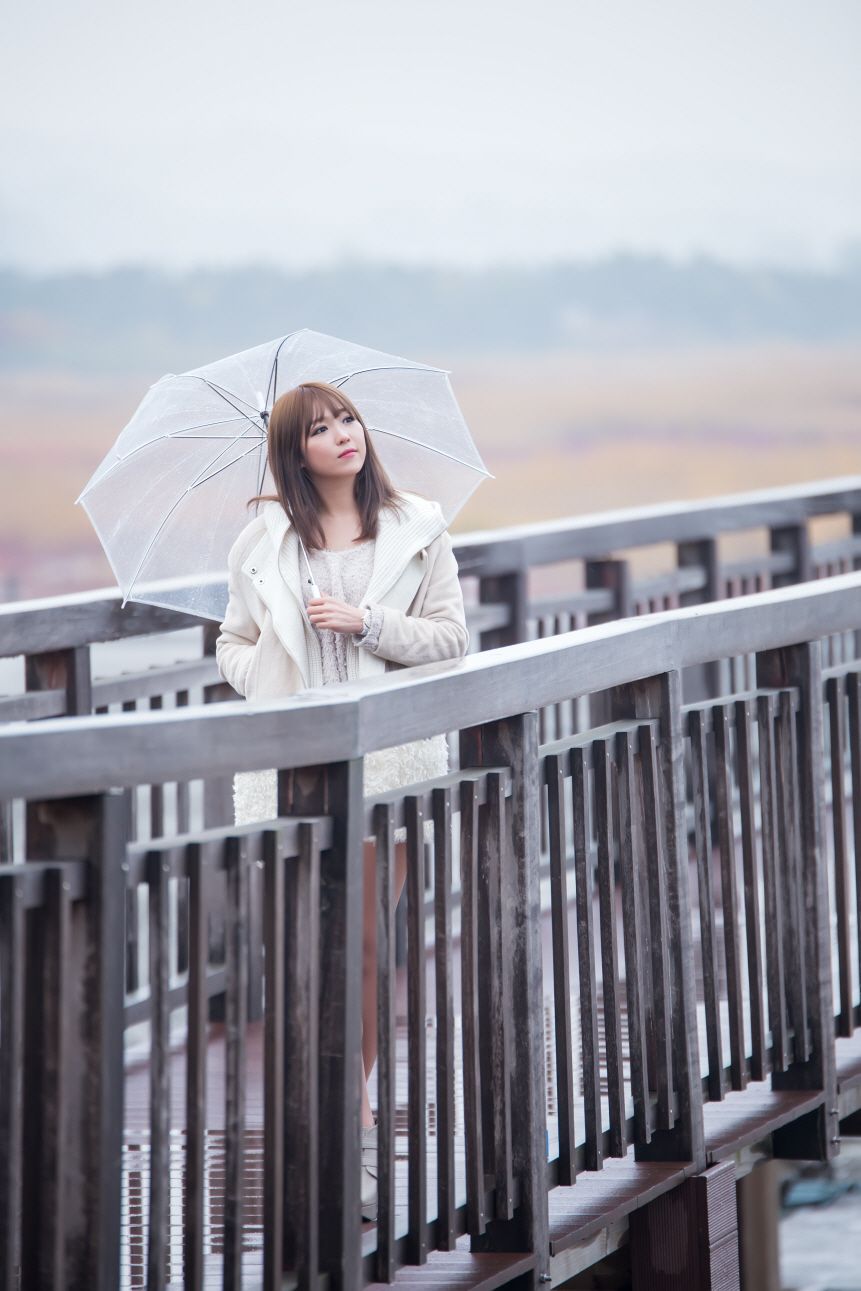 极品韩国美女李恩慧《下雨天街拍》-图14