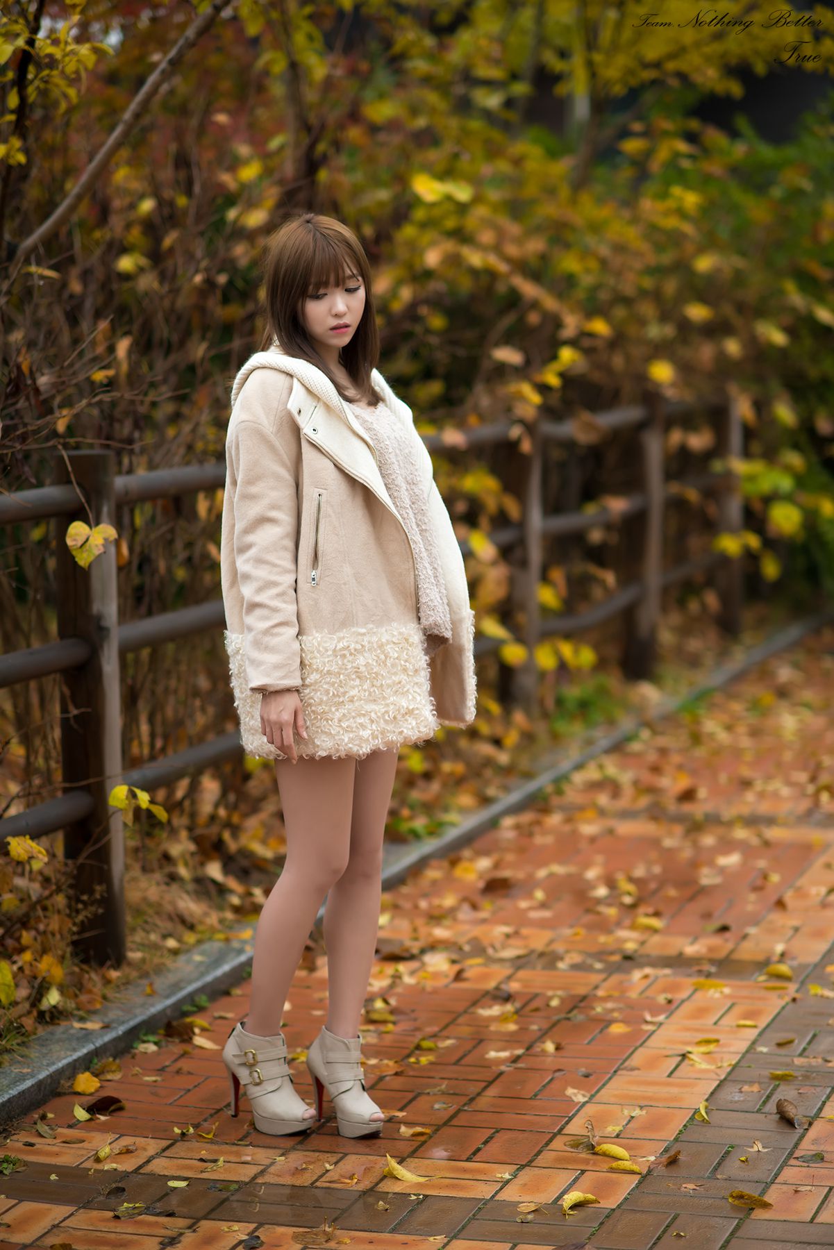 极品韩国美女李恩慧《下雨天街拍》-图3