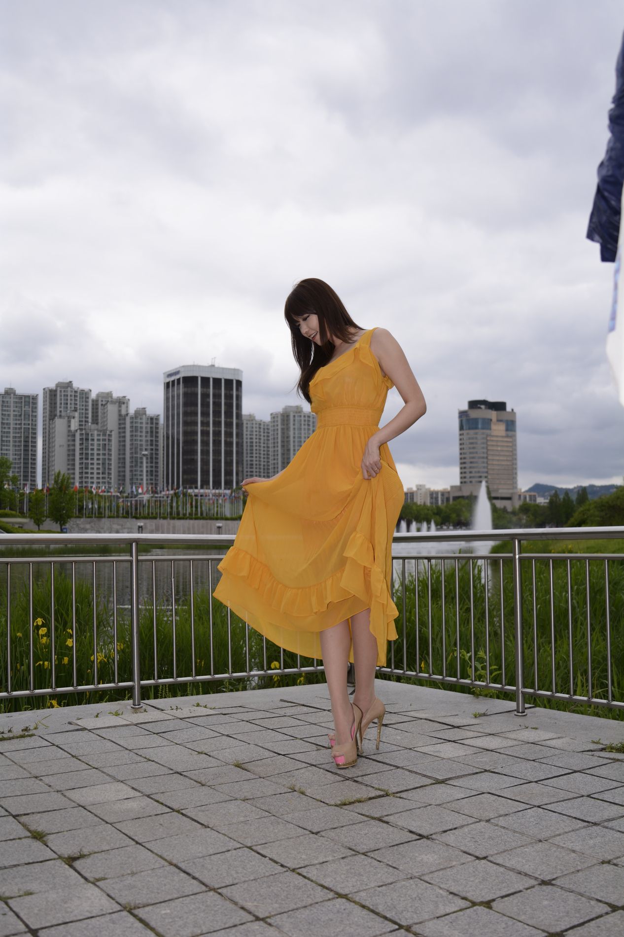 李二慧《外拍气质黄色长裙系列》-图24
