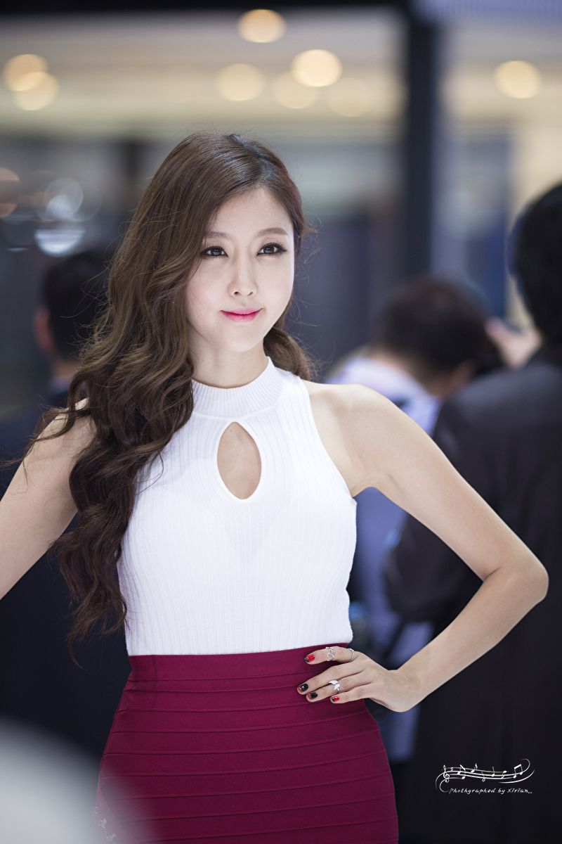 韩国车模崔星雅/崔星儿《车展红色套裙系列》图片合辑-图28