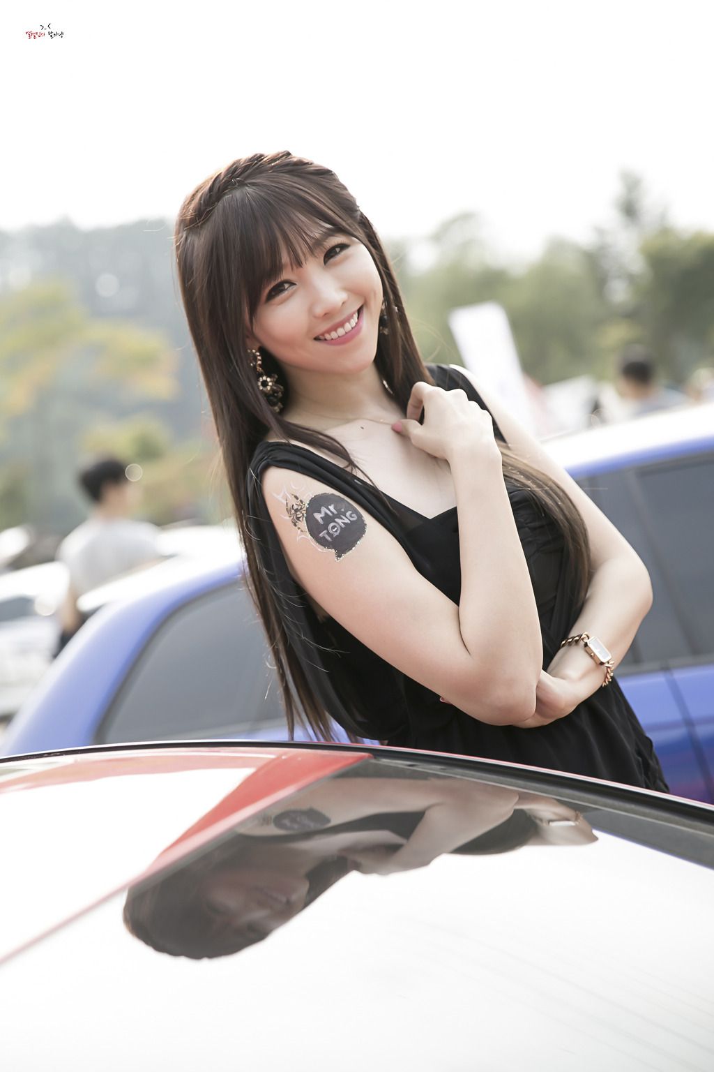 韩国极品车模李二慧《户外车展吊带连衣裙系列》高清套图-图20