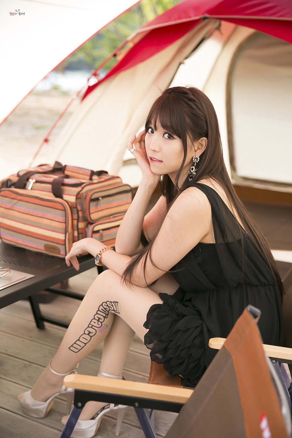 韩国极品车模李二慧《户外车展吊带连衣裙系列》高清套图-图22