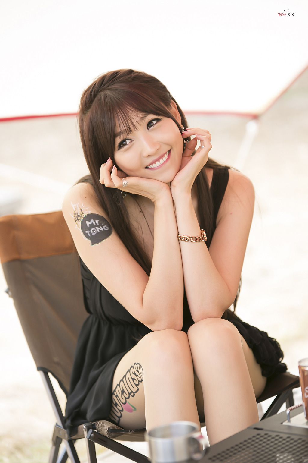 韩国极品车模李二慧《户外车展吊带连衣裙系列》高清套图-图24