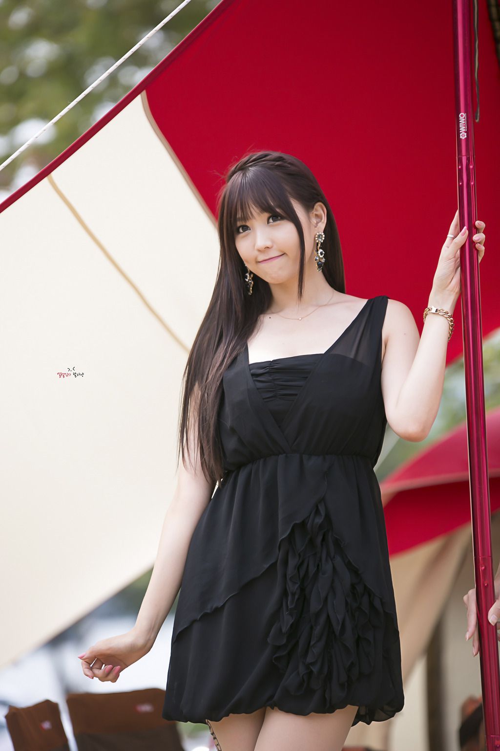 韩国极品车模李二慧《户外车展吊带连衣裙系列》高清套图-图28