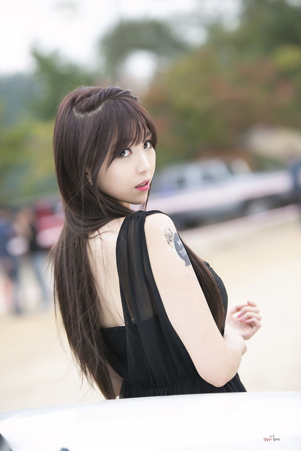 韩国极品车模李二慧《户外车展吊带连衣裙系列》高清套图-图30