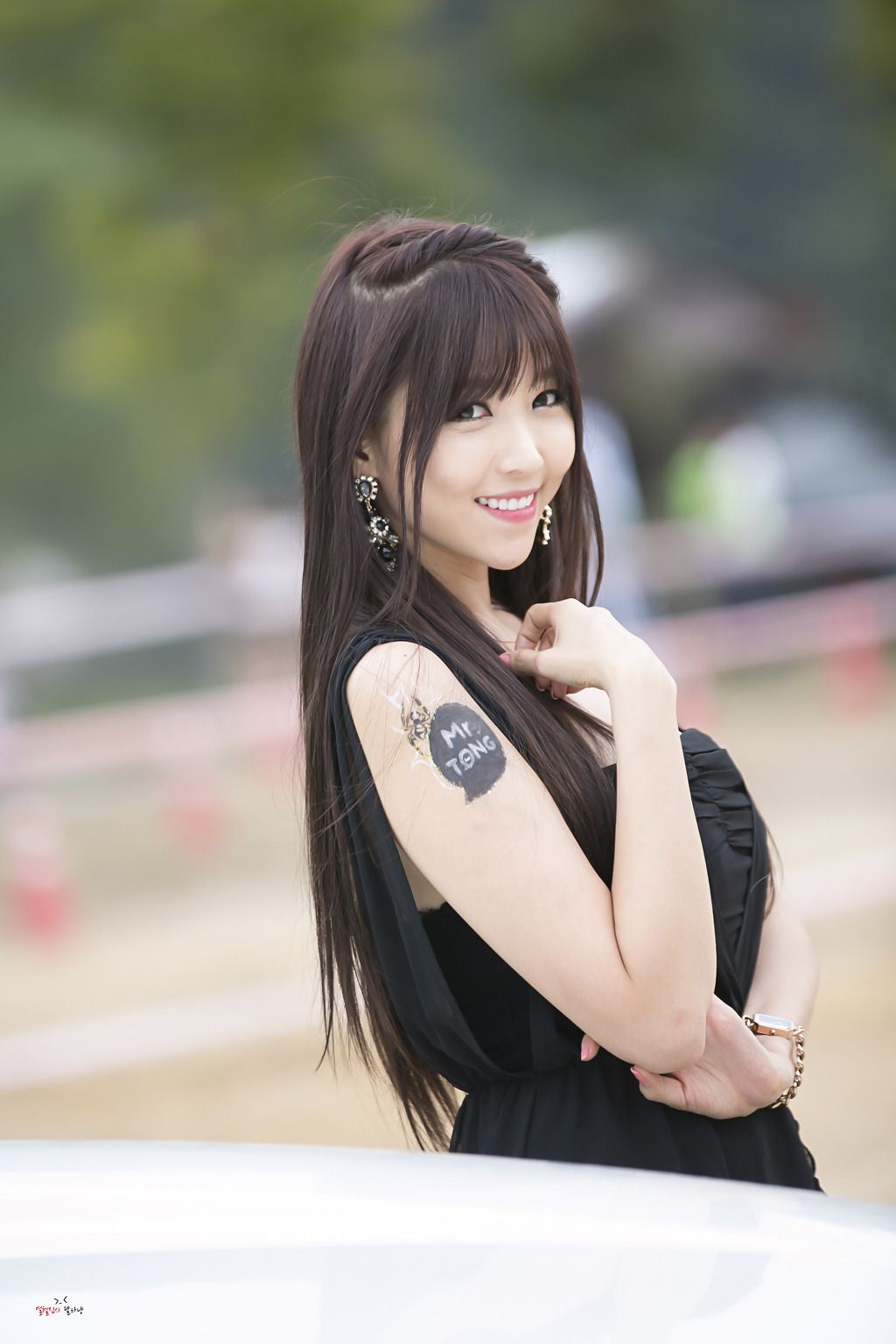 韩国极品车模李二慧《户外车展吊带连衣裙系列》高清套图-图41