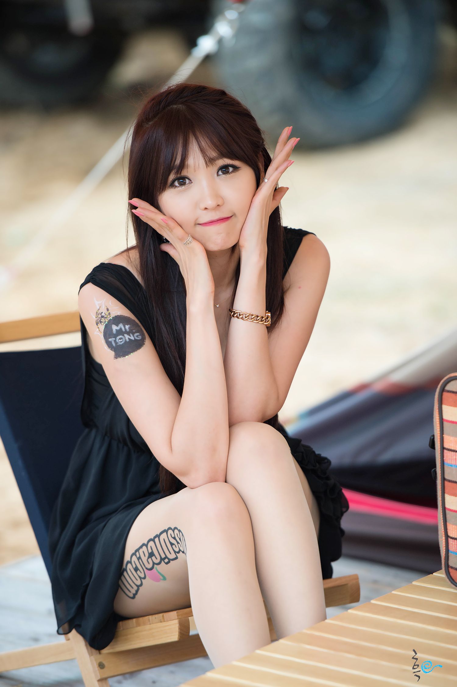 韩国极品车模李二慧《户外车展吊带连衣裙系列》高清套图-图91