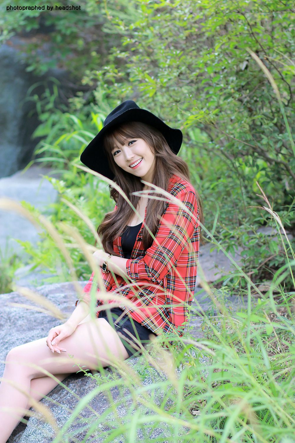 李二慧《公园热裤高跟街拍》-图24