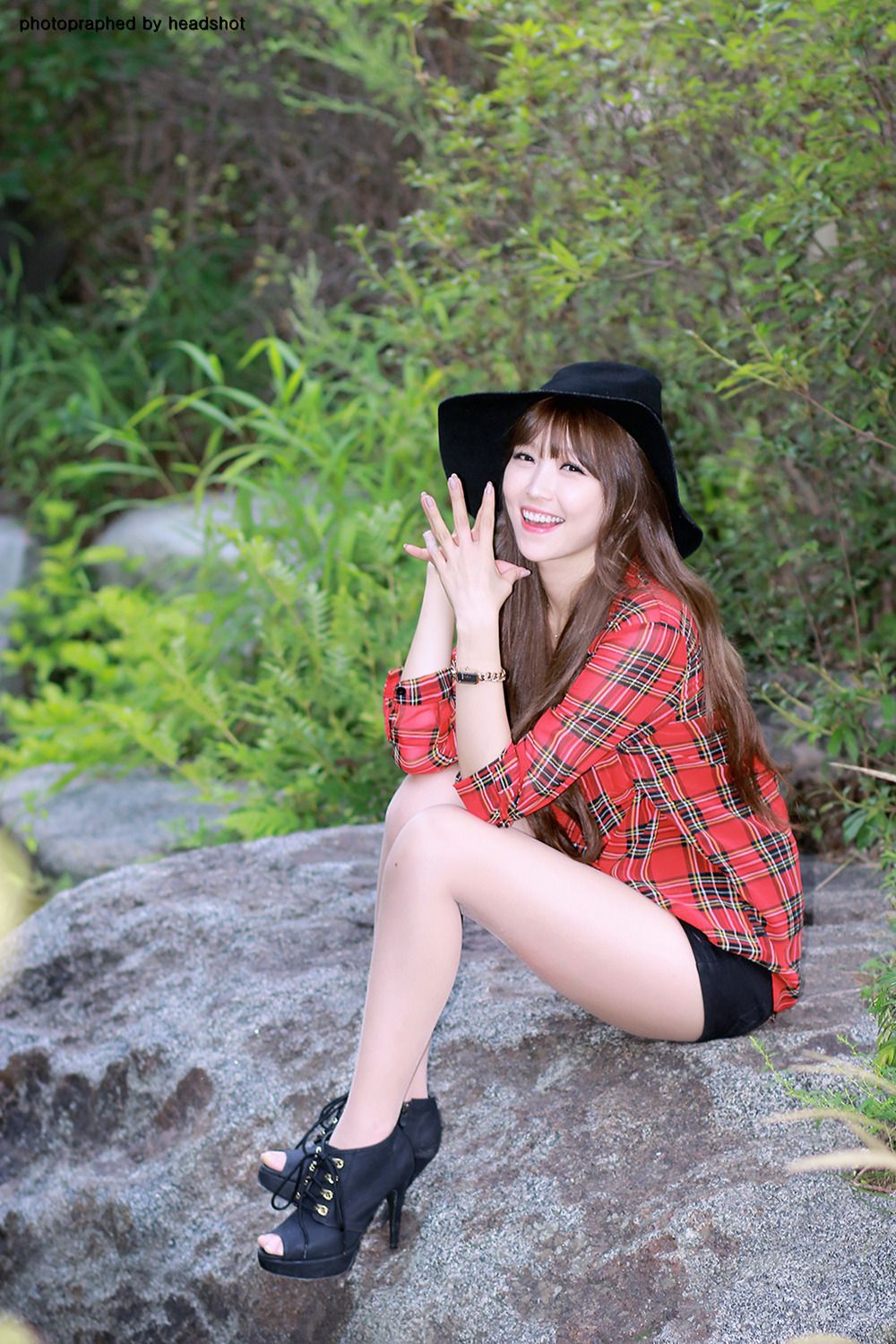 李二慧《公园热裤高跟街拍》-图27