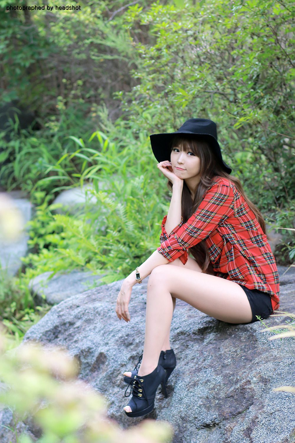 李二慧《公园热裤高跟街拍》-图31