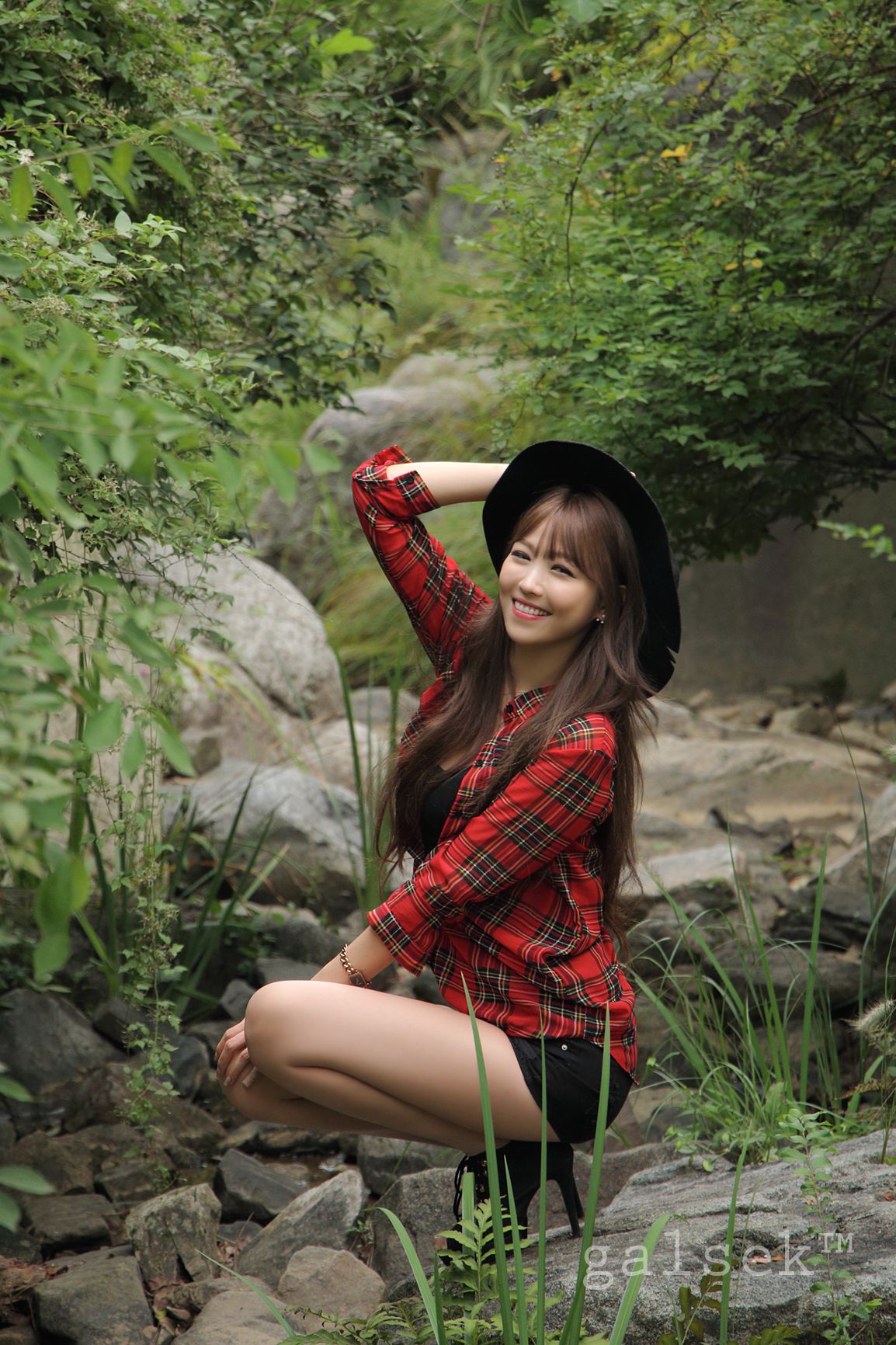 李二慧《公园热裤高跟街拍》-图41