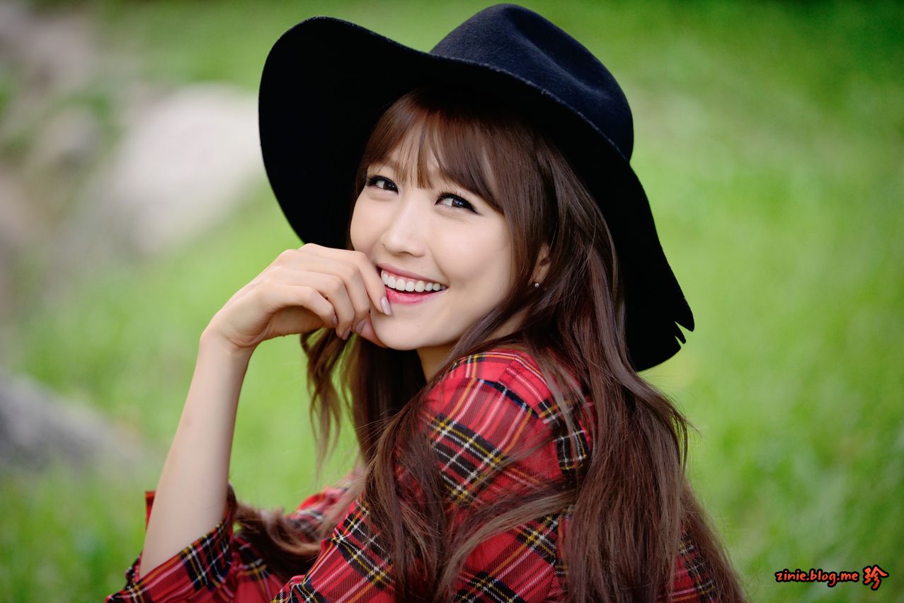 李二慧《公园热裤高跟街拍》-图42