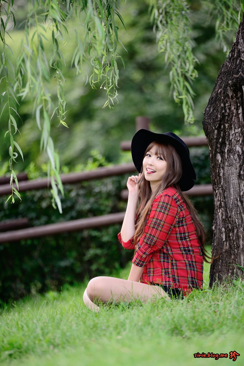 李二慧《公园热裤高跟街拍》-图46