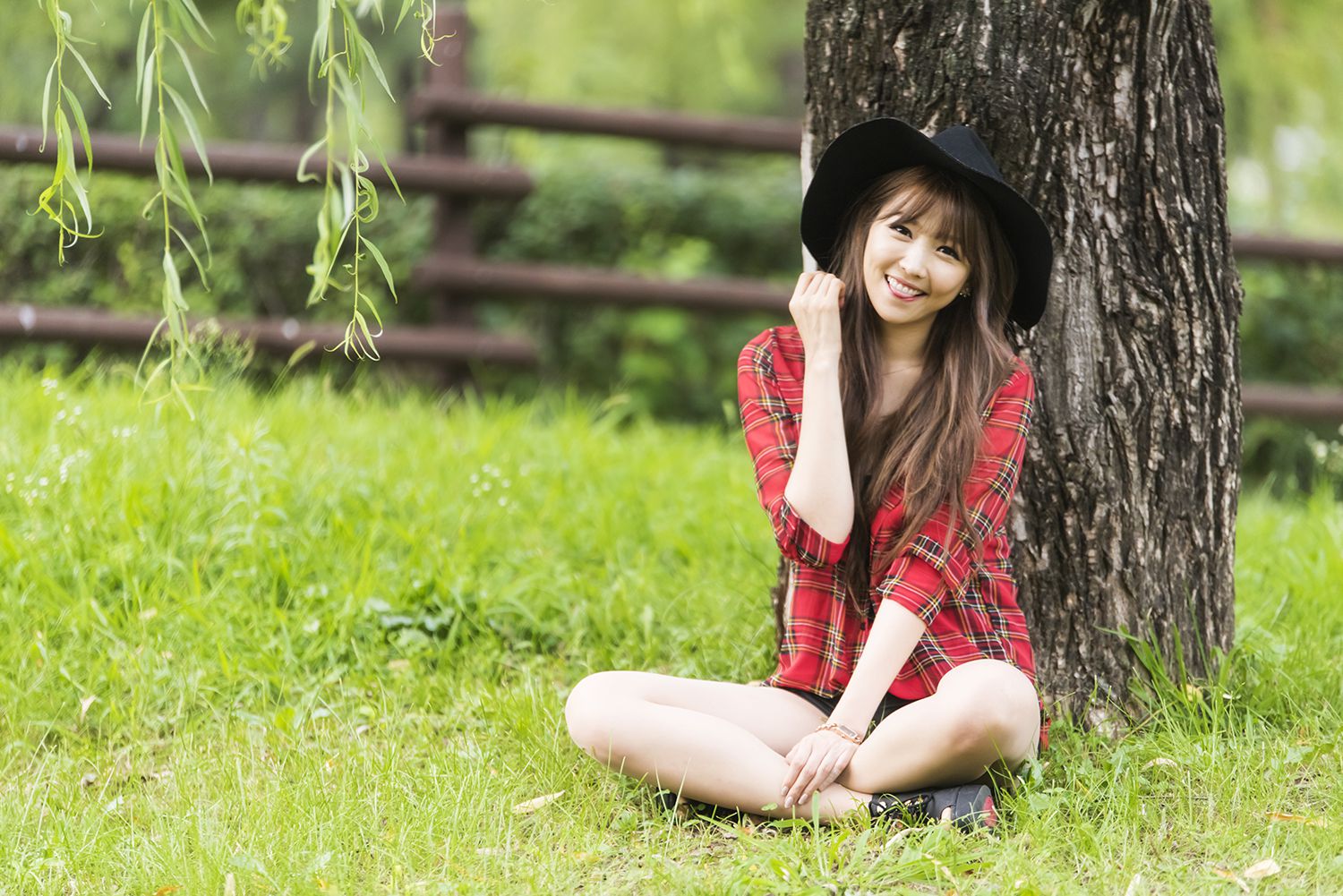 李二慧《公园热裤高跟街拍》-图48