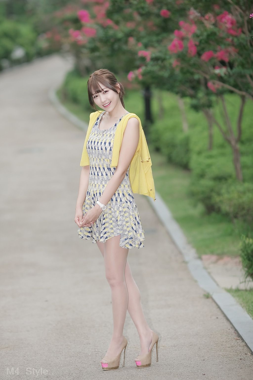 李恩慧《小清新连衣裙公园街拍》-图28