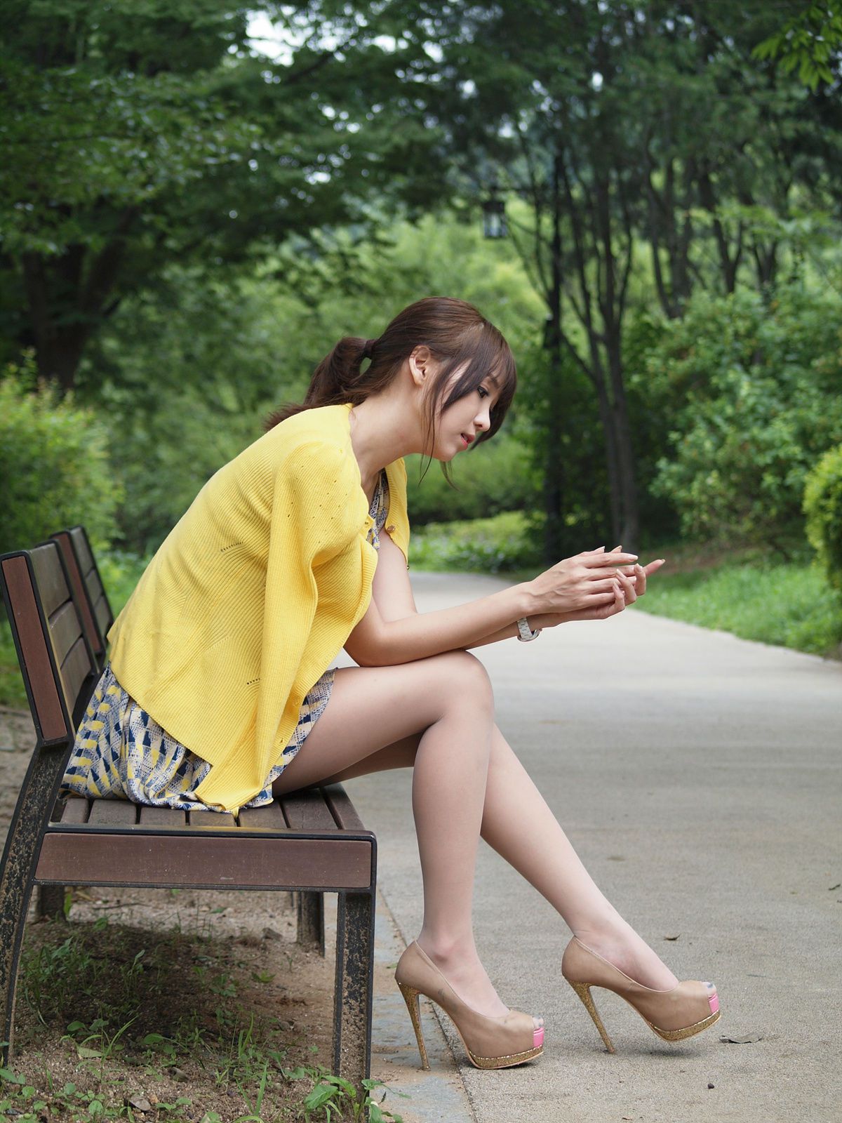 李恩慧《小清新连衣裙公园街拍》-图29