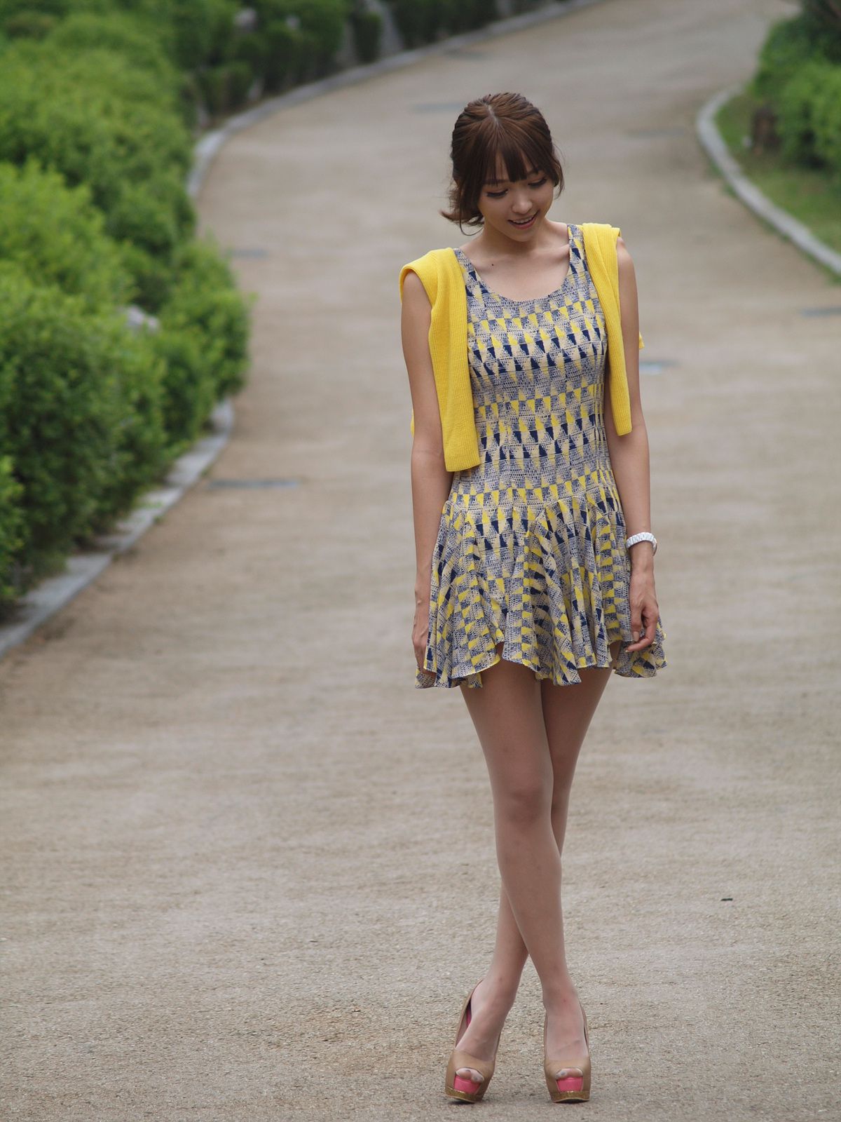 李恩慧《小清新连衣裙公园街拍》-图6