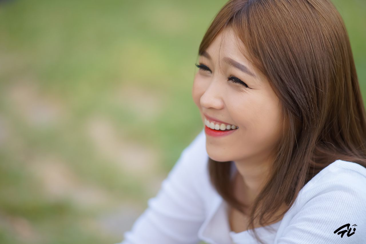 李仁慧《户外小清新超短裙系列》套图-图4