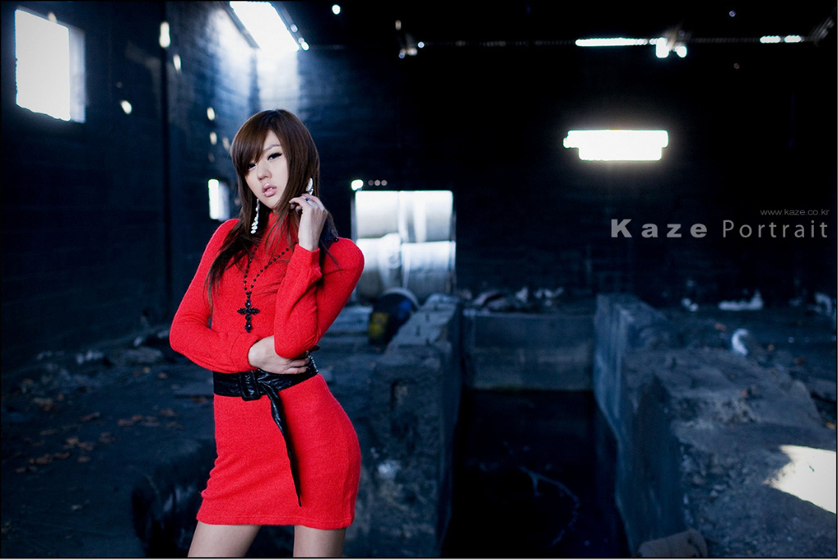 韩国模特黄美姬《废墟里的红衣美女》-图5