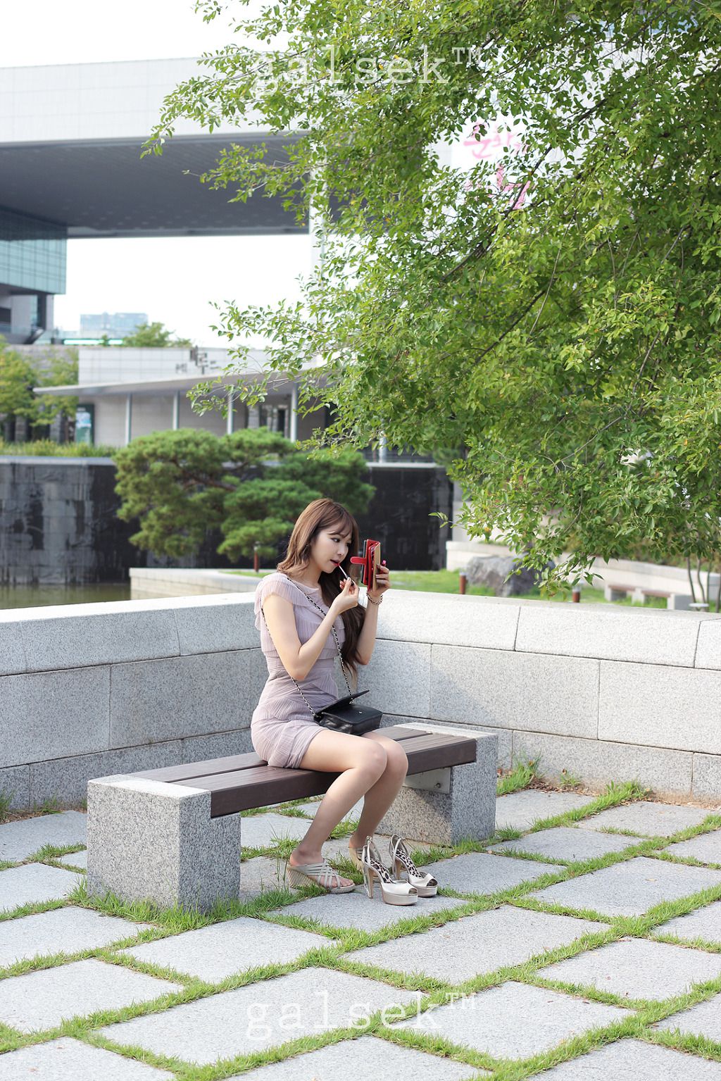 李仁慧《极品公园超短裙气质女神》-图1