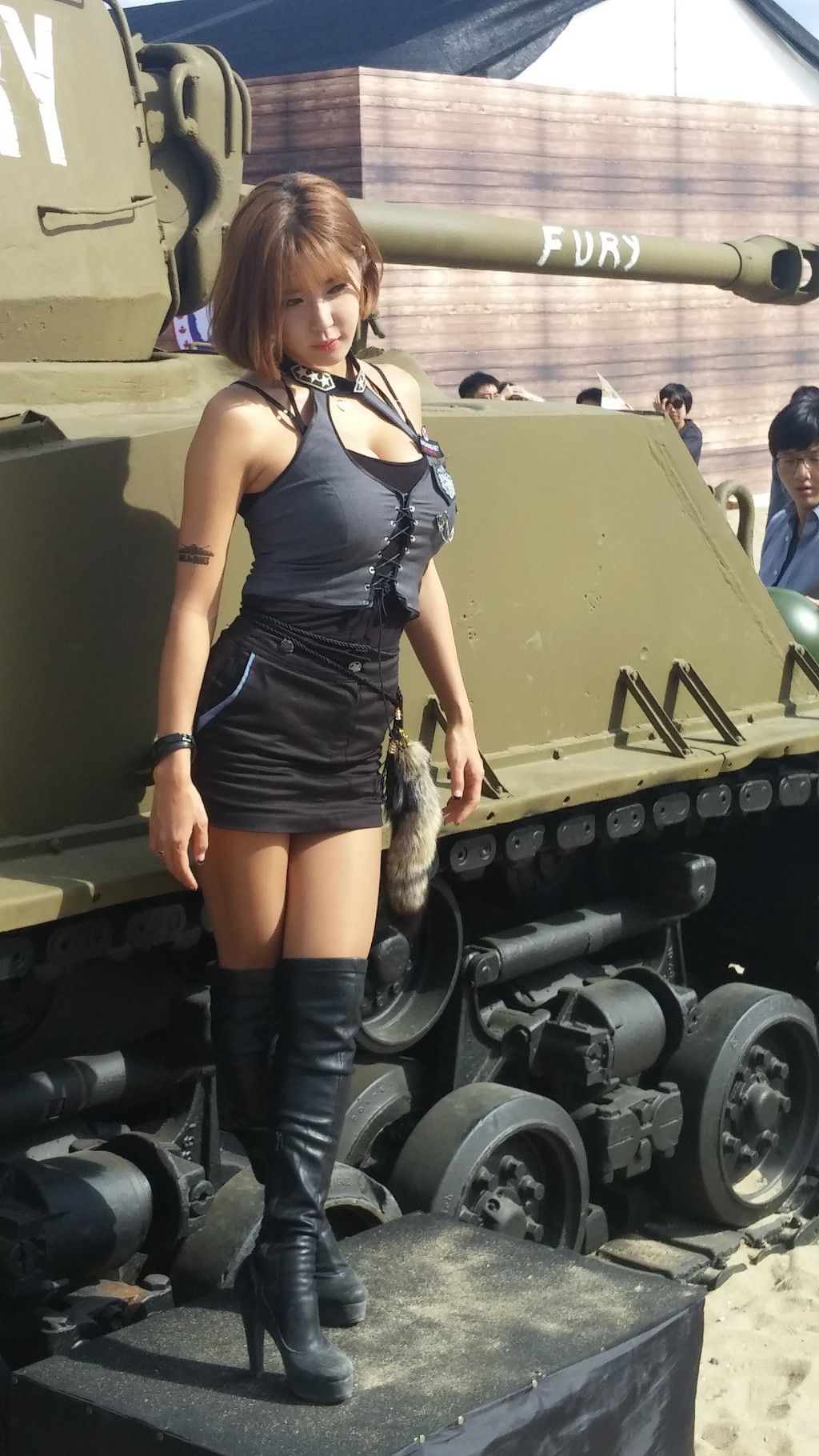 许允美《釜山坦克世界》套图-图115