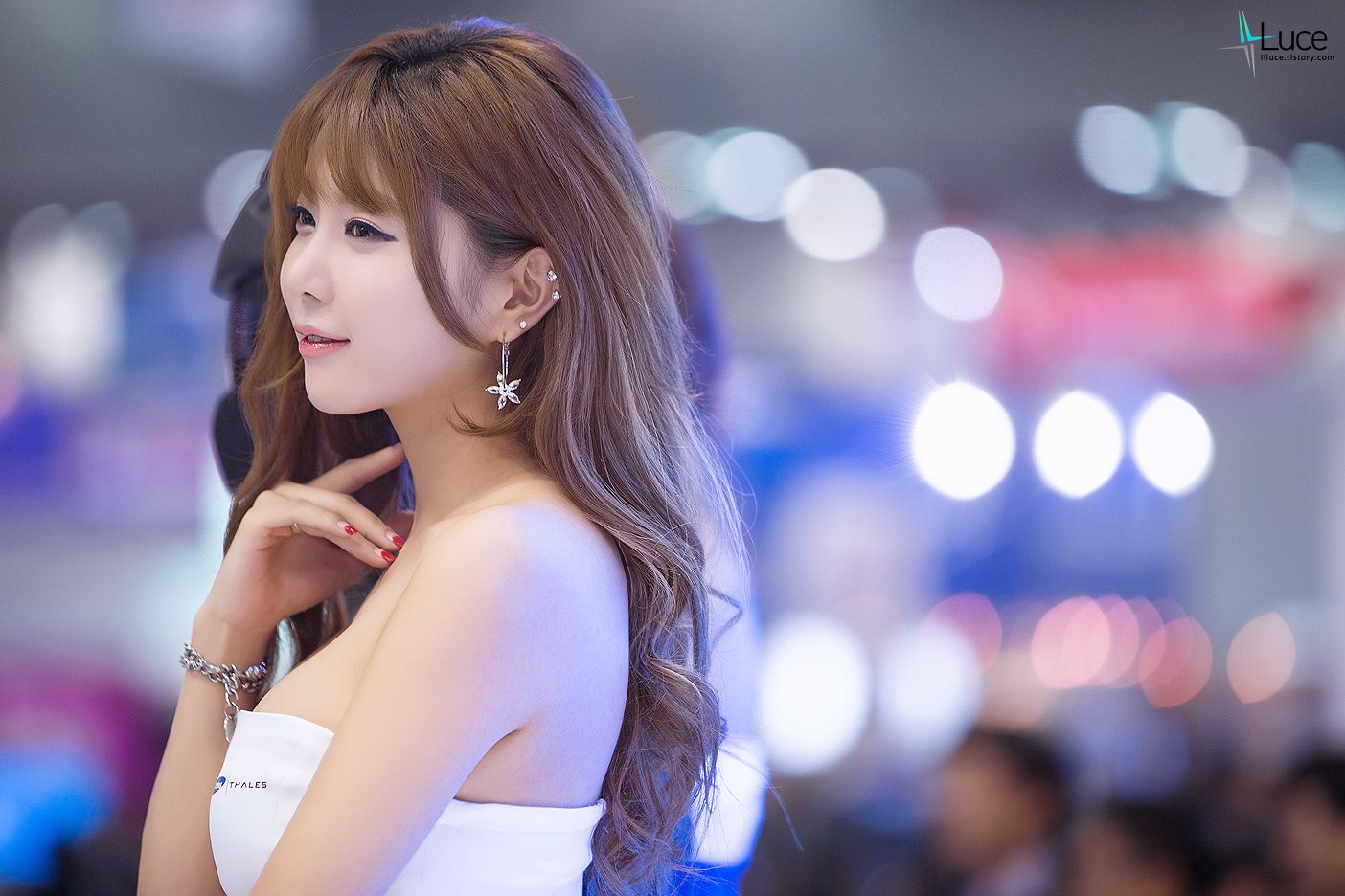 许允美《三星展台包臀超短裙系列》高清套图-图64