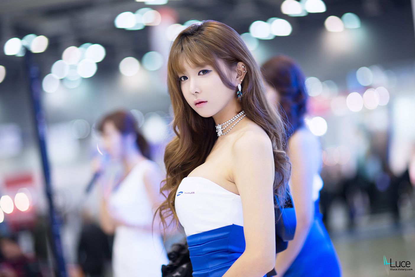 许允美《三星展台包臀超短裙系列》高清套图-图66