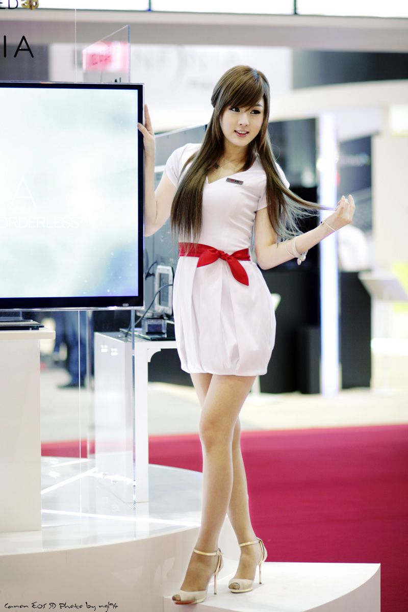 黄美姬《电子数码展》图片合集-图0