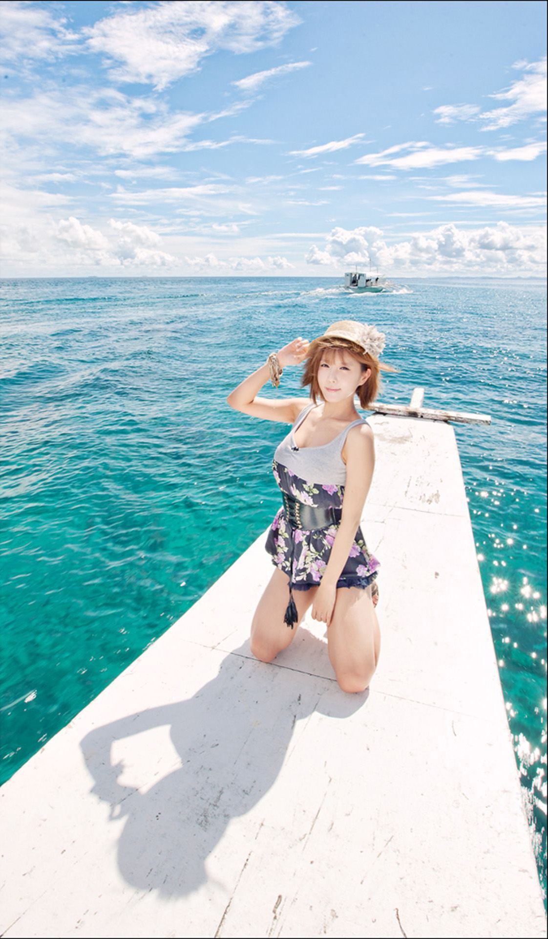 许允美《海上游艇女神》-图0