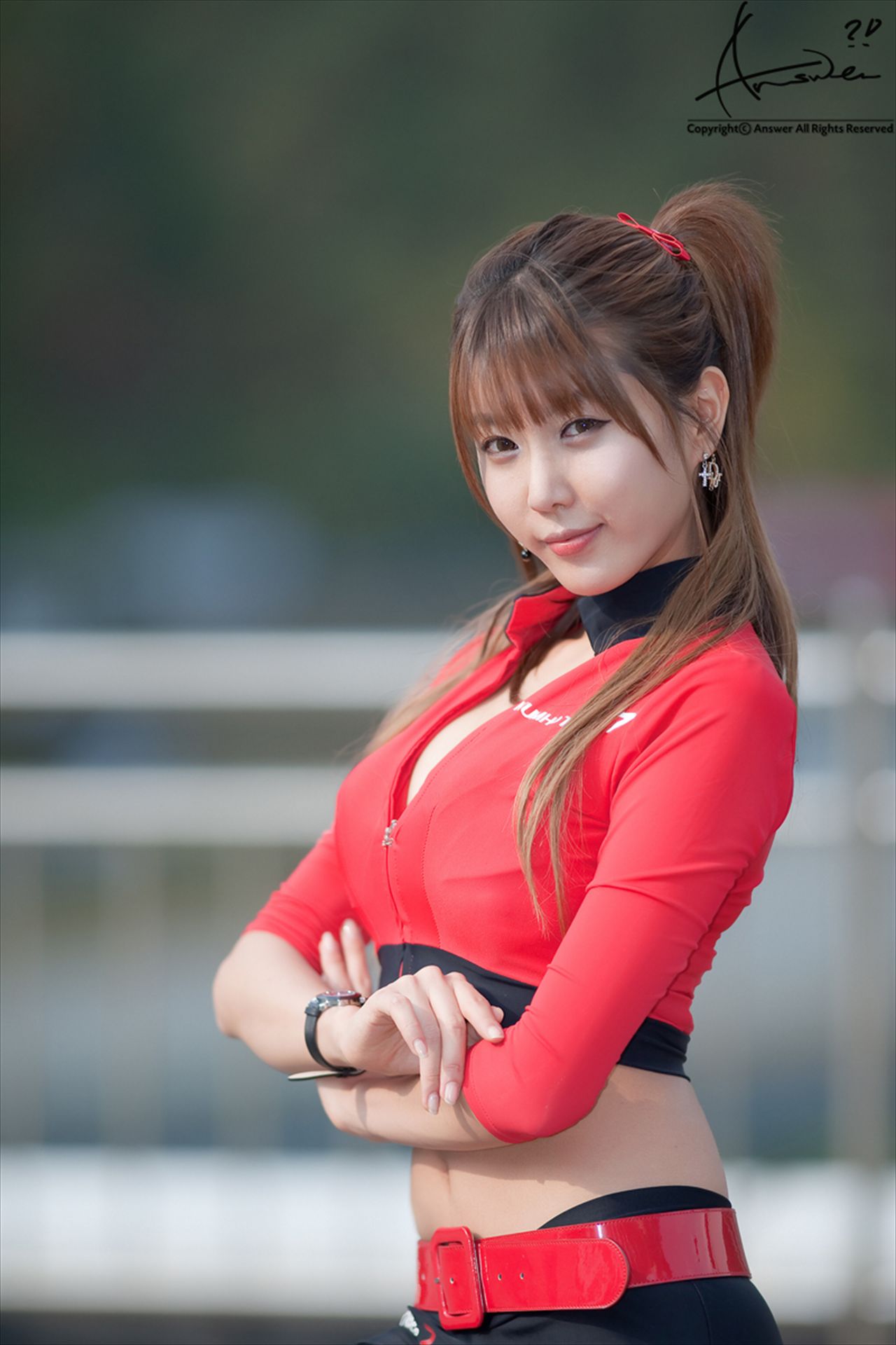 赛车女郎许允美 Heo Yun Mi《红衣紧身裤系列》高清套图-图106