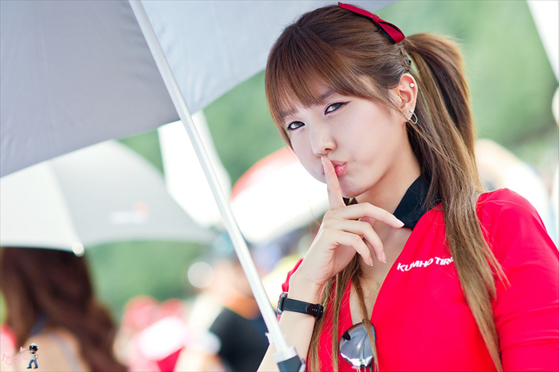 赛车女郎许允美 Heo Yun Mi《红衣紧身裤系列》高清套图-图18