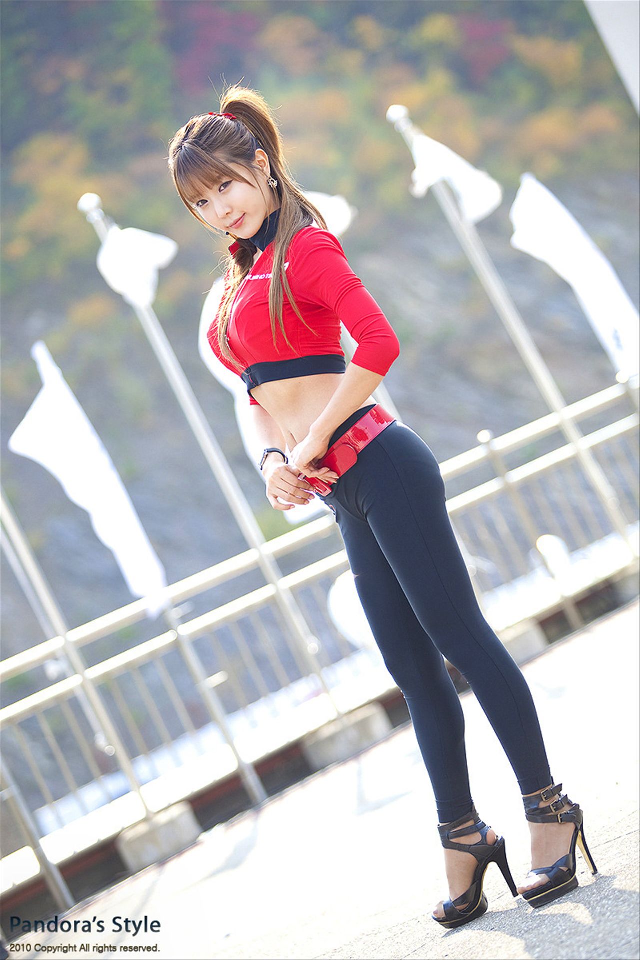 赛车女郎许允美 Heo Yun Mi《红衣紧身裤系列》高清套图-图27