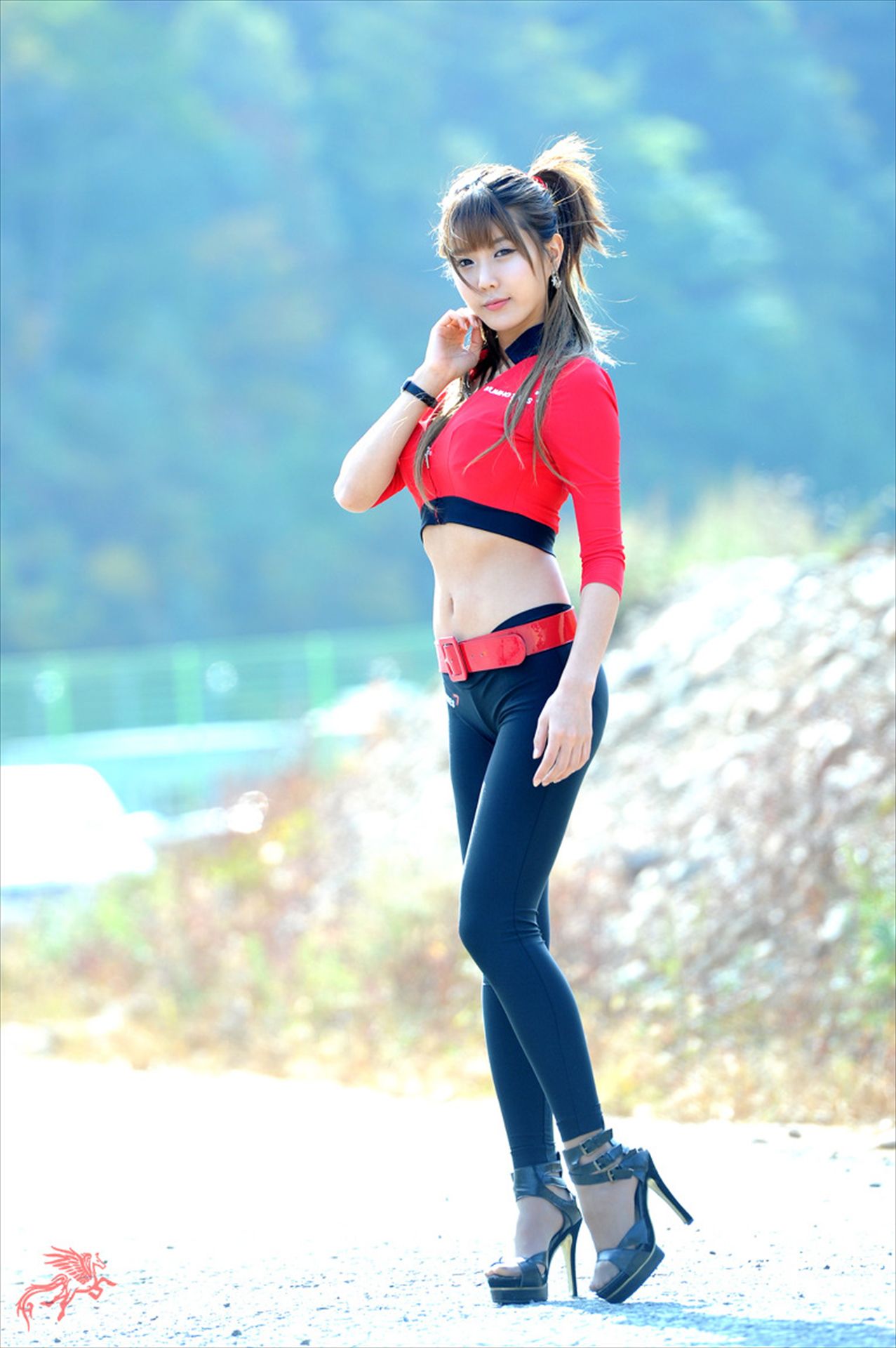 赛车女郎许允美 Heo Yun Mi《红衣紧身裤系列》高清套图-图39